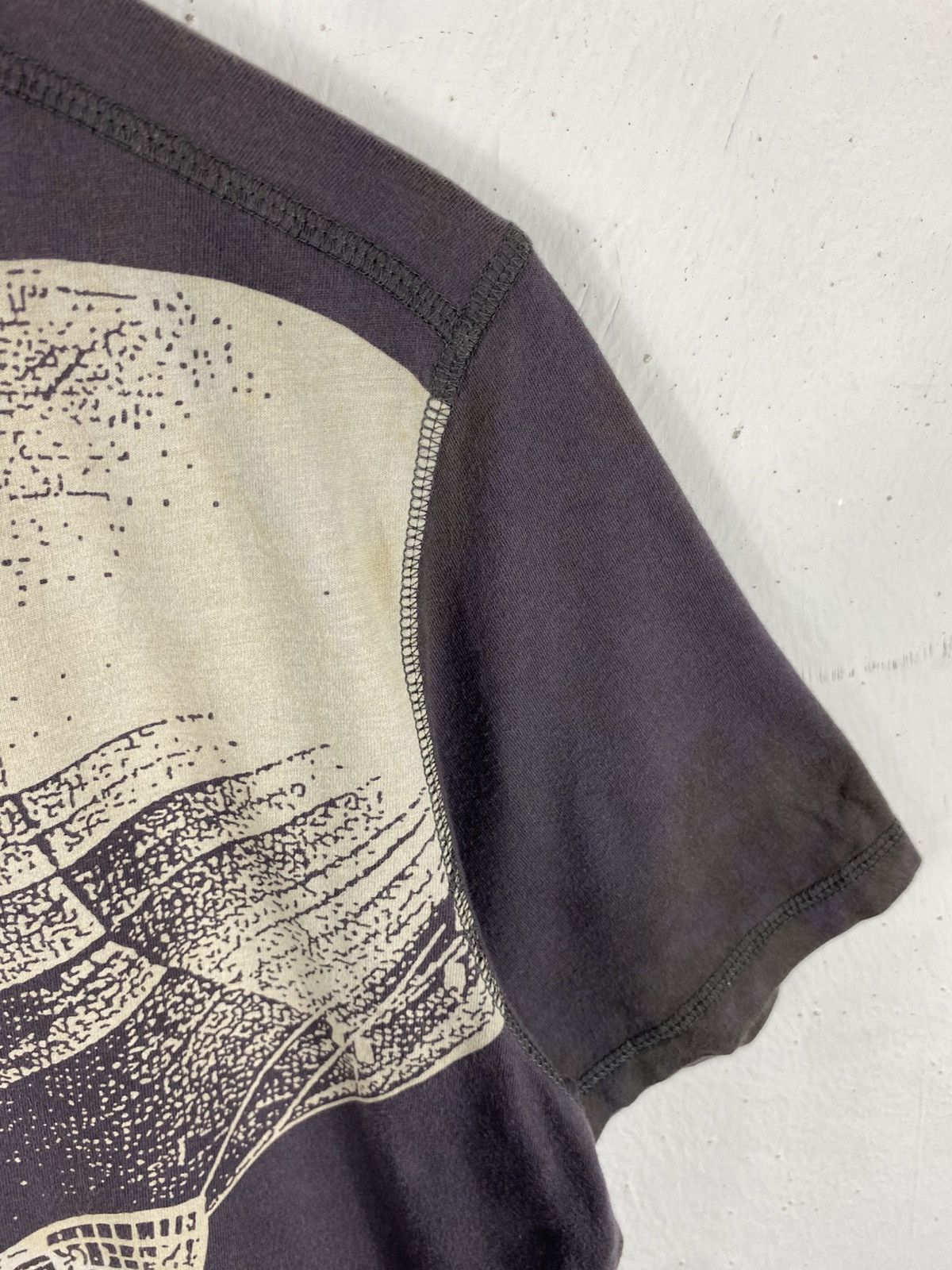 Uniqlo Distressed Uniqlo X Led Zeppelin Big Print T-Shirt Size US M / EU 48-50 / 2 - 10 Thumbnail