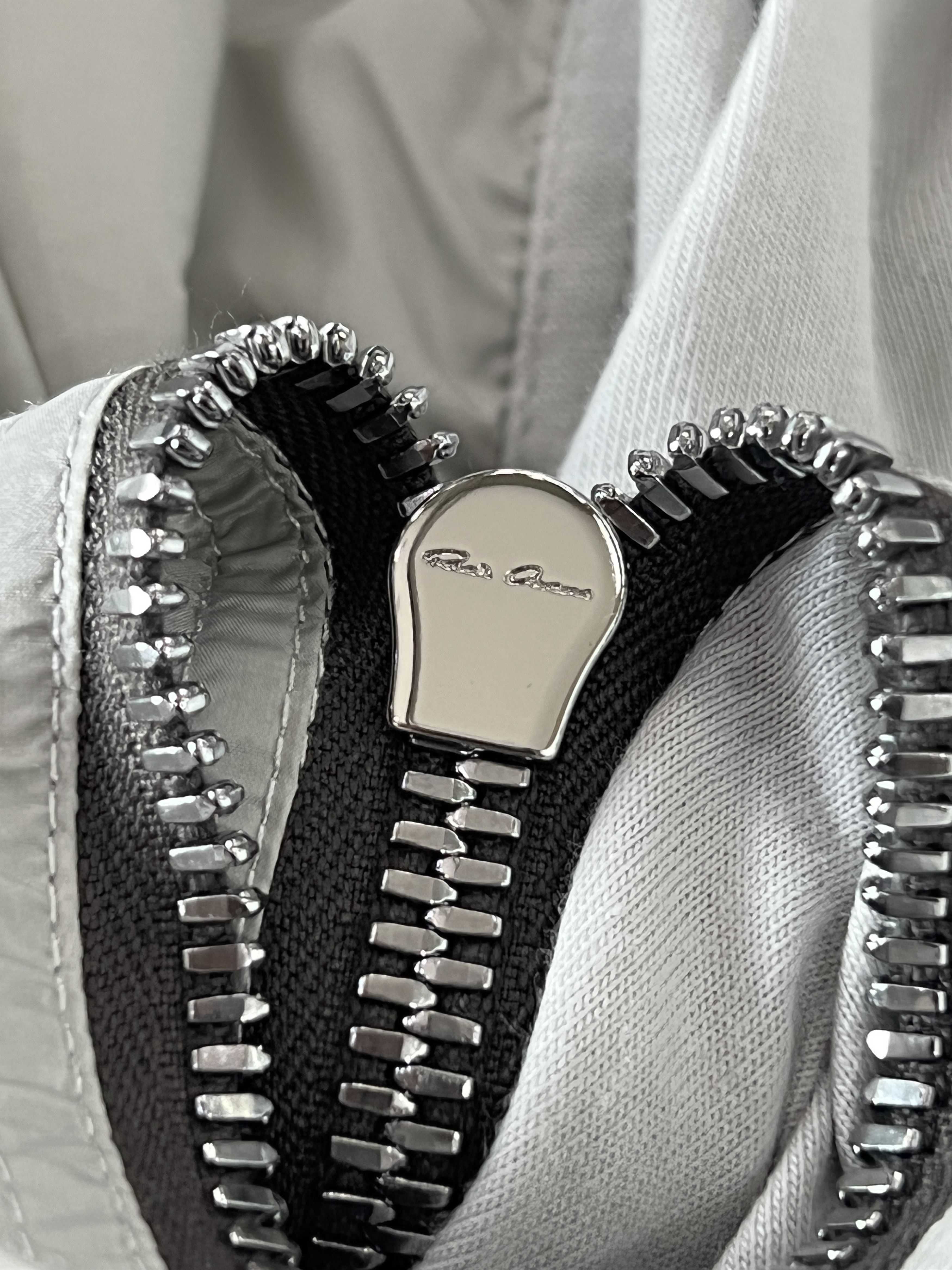 Rick Owens Rick Owens Zip Pocket LS Tee Milk White Medium Size US M / EU 48-50 / 2 - 6 Thumbnail