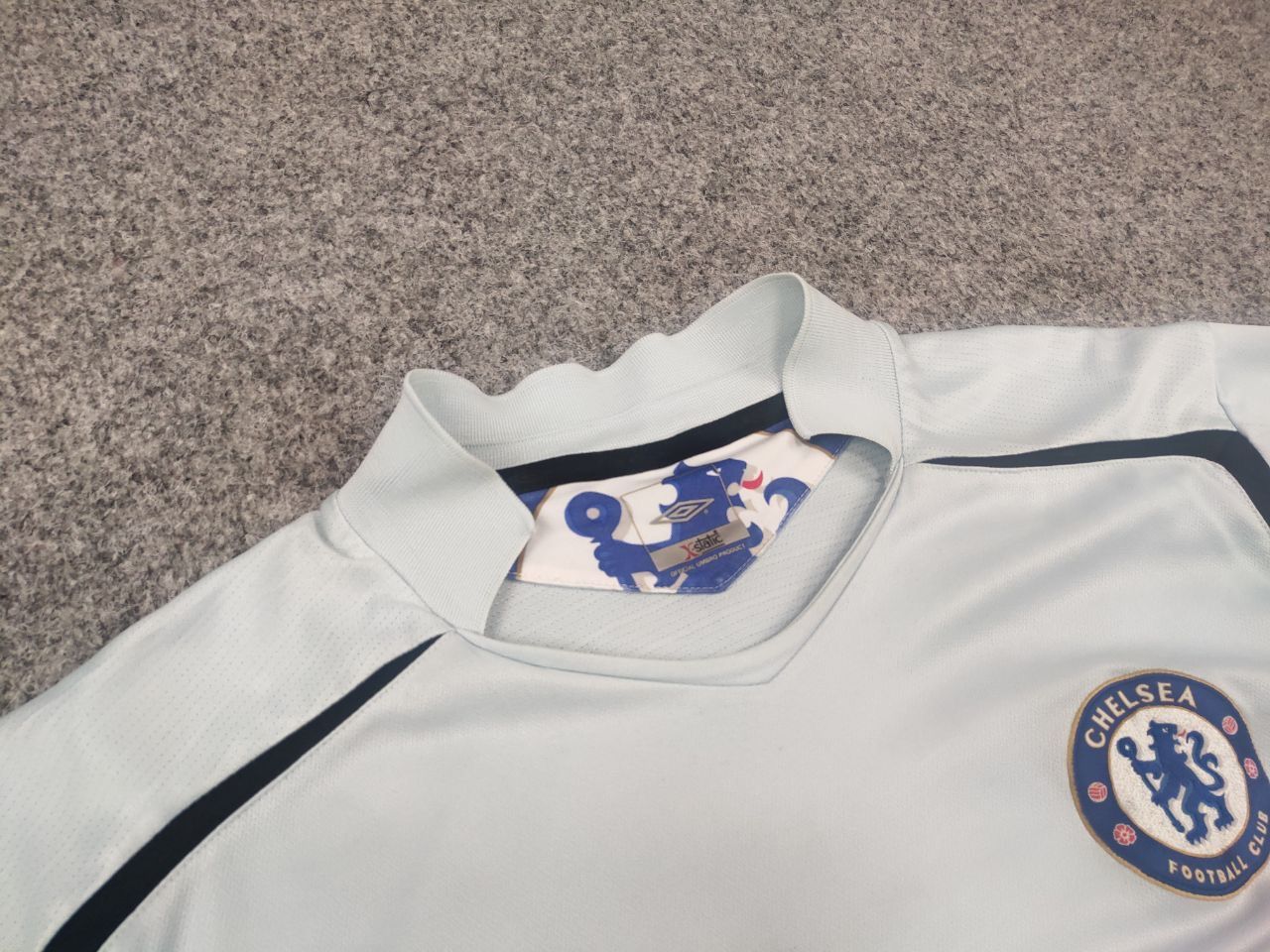 Umbro Vintage Chelsea Umbro 2005 06 Away soccer Jersey T-Shirt Size US XL / EU 56 / 4 - 6 Thumbnail