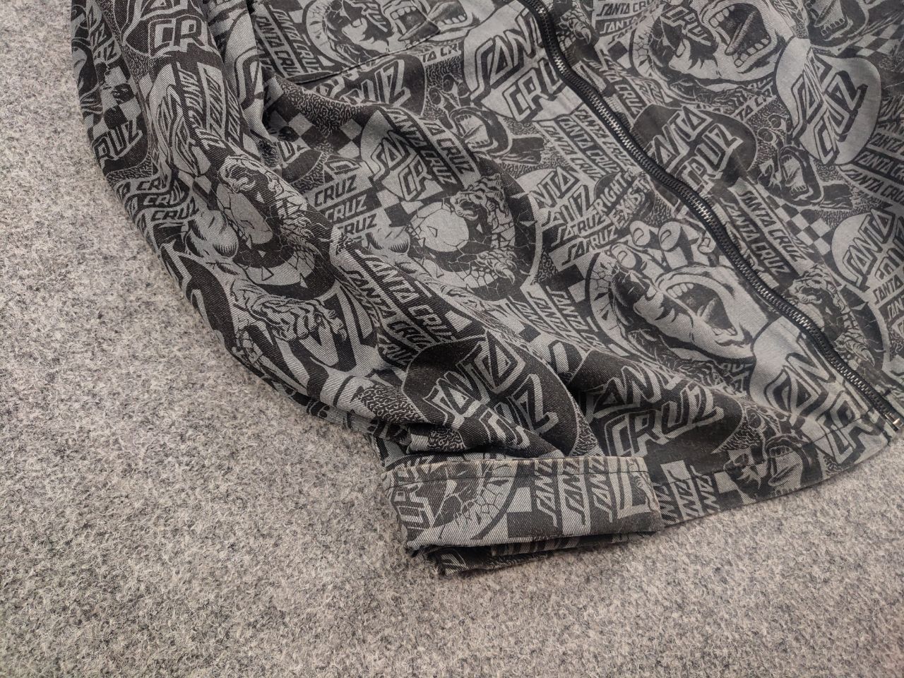 Santa Cruz Skateboards Santa Cruz El Jefe All-Over Pattern Long Sleeve Zip Jacket Size US L / EU 52-54 / 3 - 8 Thumbnail