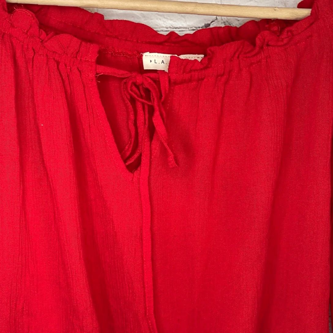 Vintage VINTAGE L.A. Hearts Women’s Red Long Sleeve Cold Shoulder Crop Top XS Elastic Waist Blouse Shirt Women Size XS / US 0-2 / IT 36-38 - 3 Thumbnail