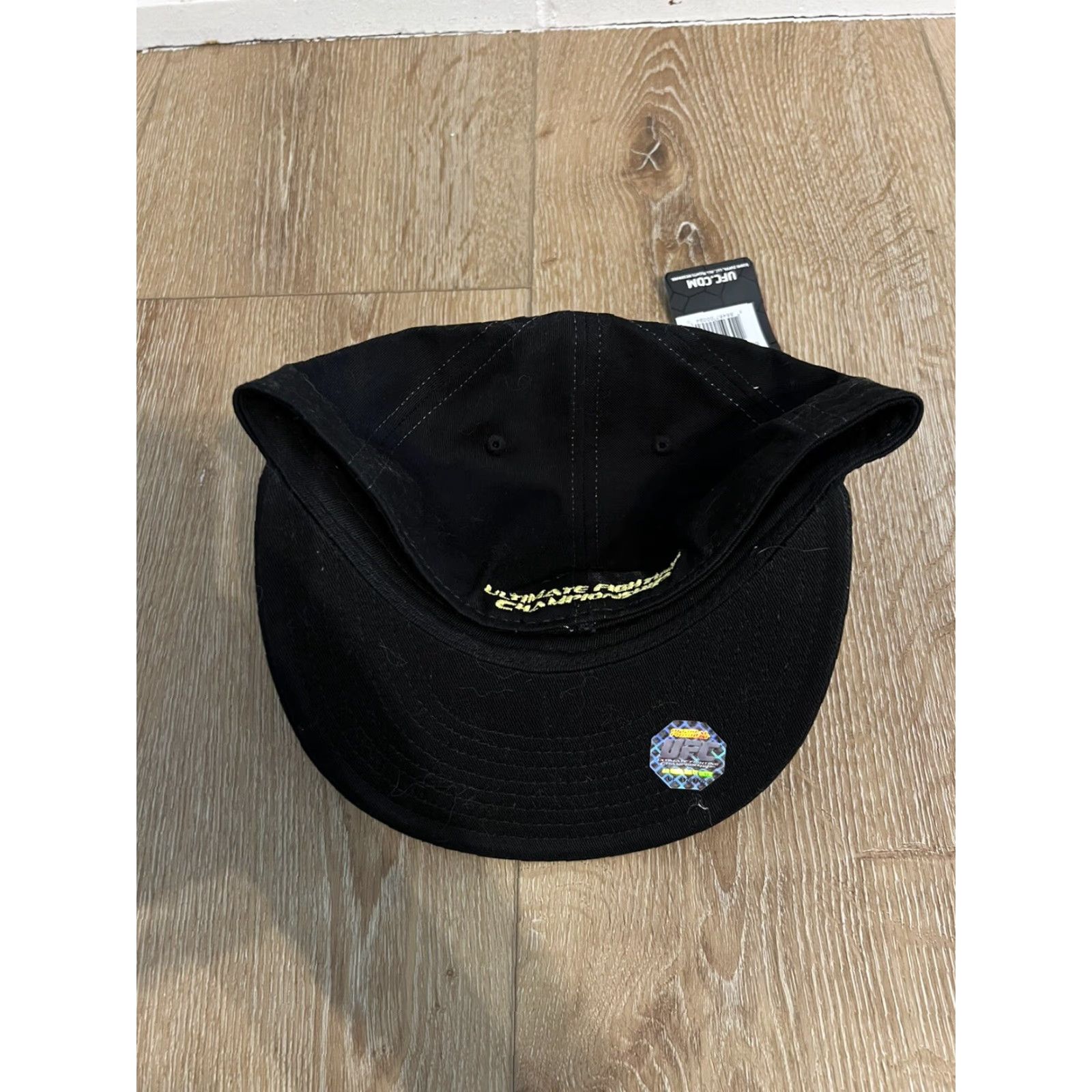 UFC UFC Mens Black Flat Wired Bill Fitted Cap Size Small Brazil Colorway Cap Mens Small Black Brazil Flat Cap UFC Size ONE SIZE - 2 Thumbnail