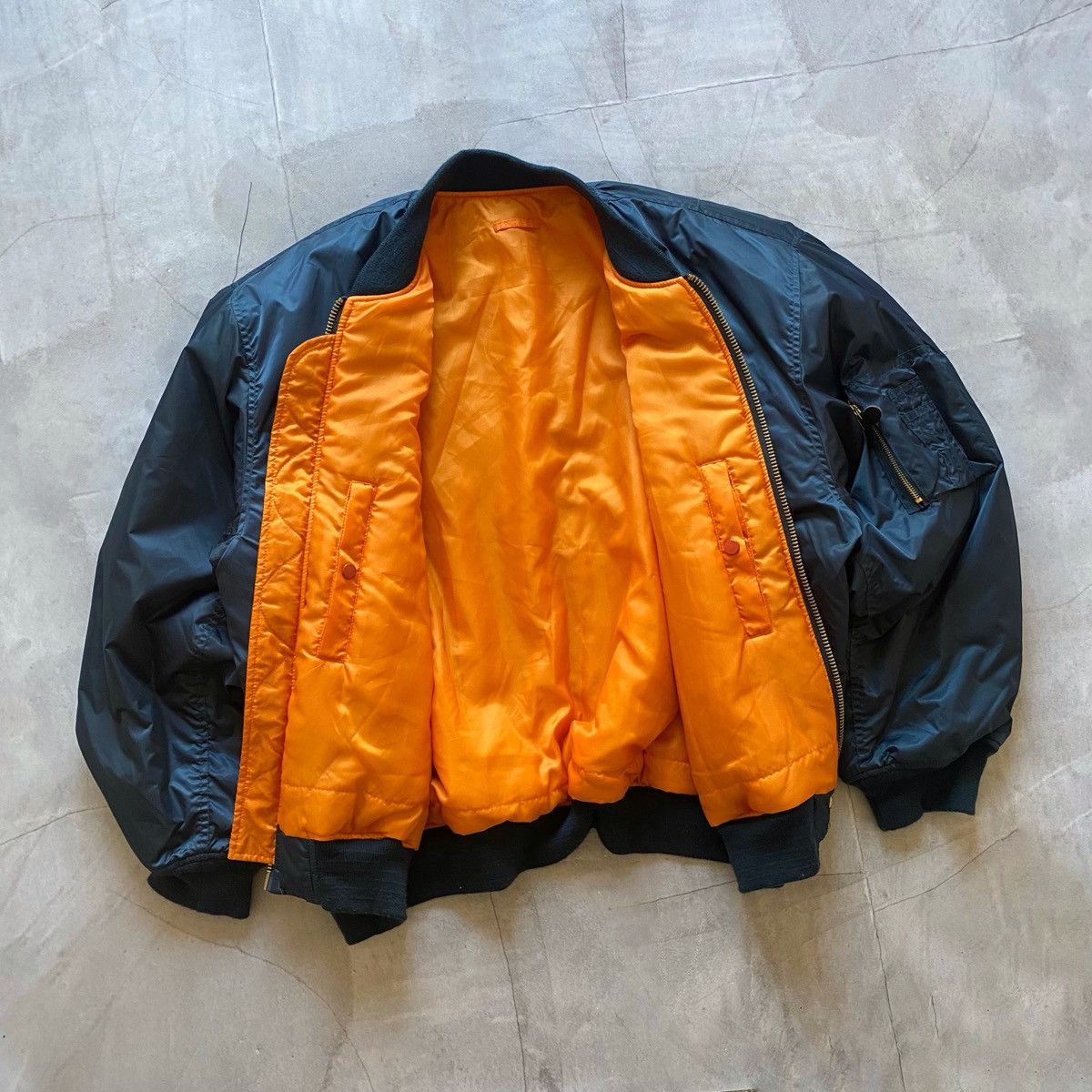 Alpha Industries Oversized Balenciaga Style Navy MA-1 Blue Bomber Jacket Size US XXL / EU 58 / 5 - 2 Thumbnail