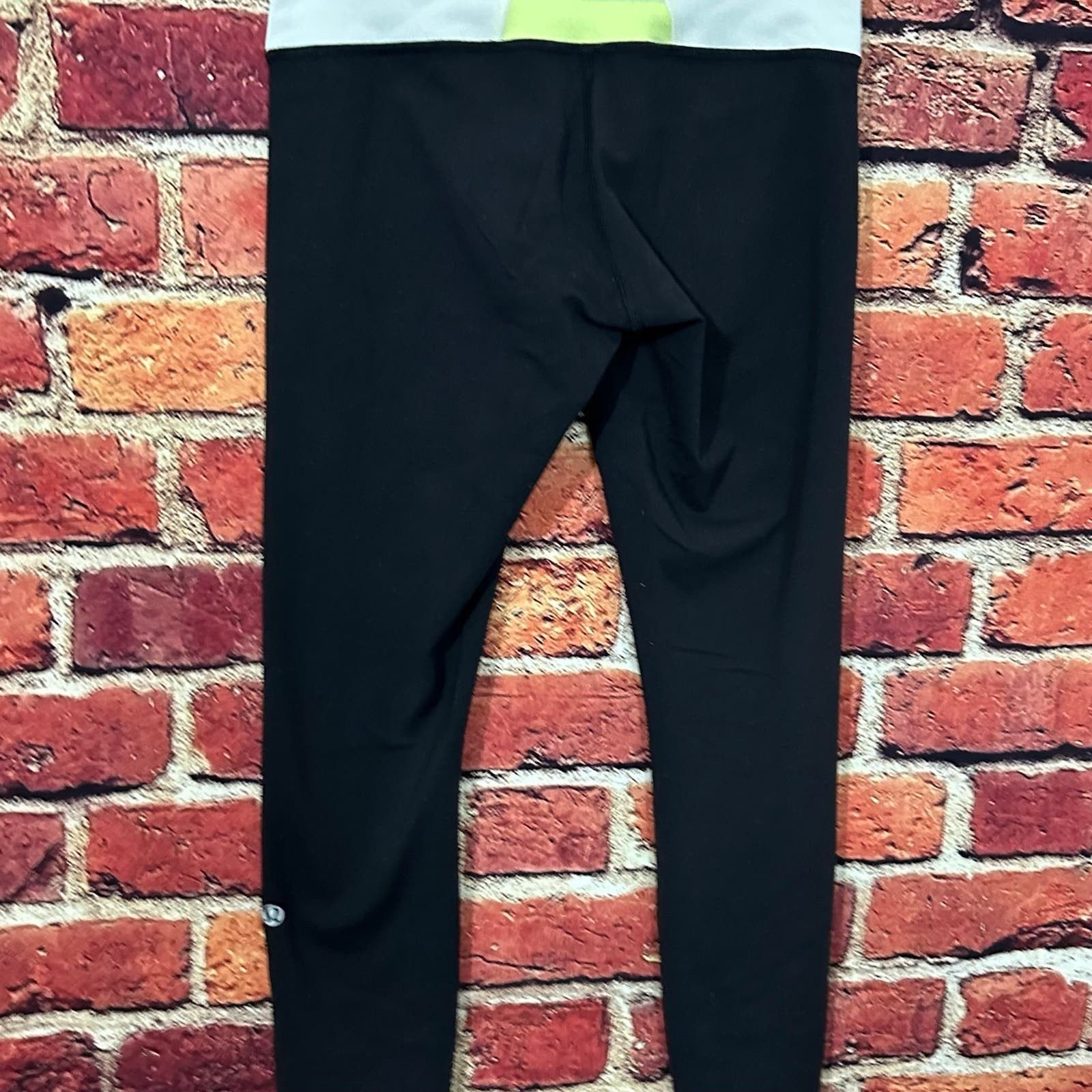 Lululemon Black full length Lululemon Leggings Size 27" / US 4 / IT 40 - 6 Thumbnail