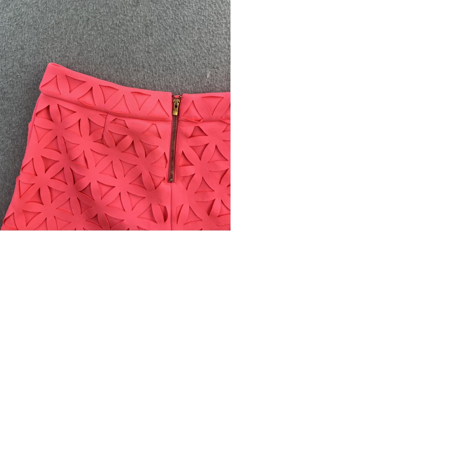 Lilly Pulitzer VINTAGE? Not Vintage. Lilly Pulitzer Shorts Womens 00 Pink Laser Cut Geometric Scallop Hem Dressy Summer Size 24" / US 00 / IT 34 - 9 Thumbnail