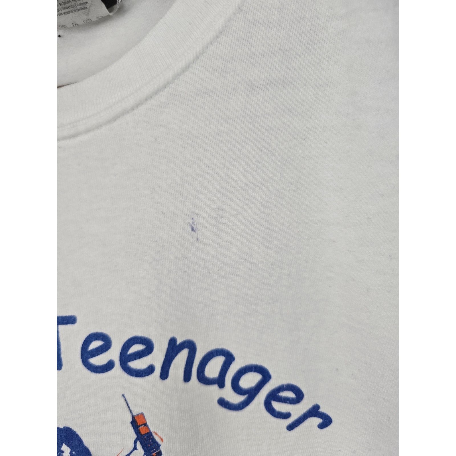 Hanes Vintage Funny Hire A Teenage They Know Everything L Tee Size US L / EU 52-54 / 3 - 3 Thumbnail