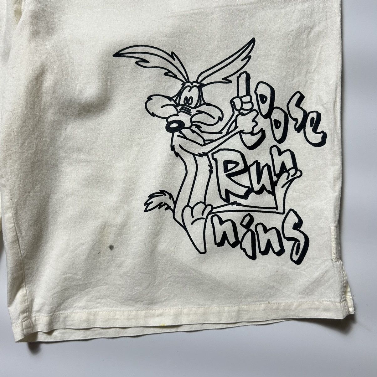 Cartoon Network Vintage Looney Tunes Wile E. Coyote Short Pants Size US 32 / EU 48 - 3 Thumbnail