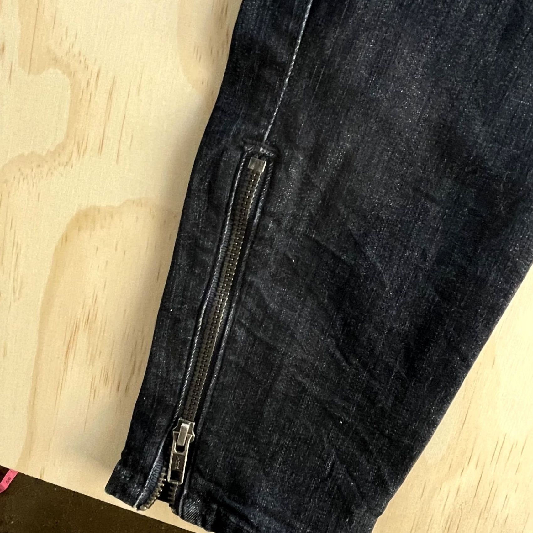 Guess GUESS Jeans Womens 27 Dark Wash Skinny Distressed Ankle Zip Leather Panel Denim Jeans Size 27" / US 4 / IT 40 - 2 Thumbnail