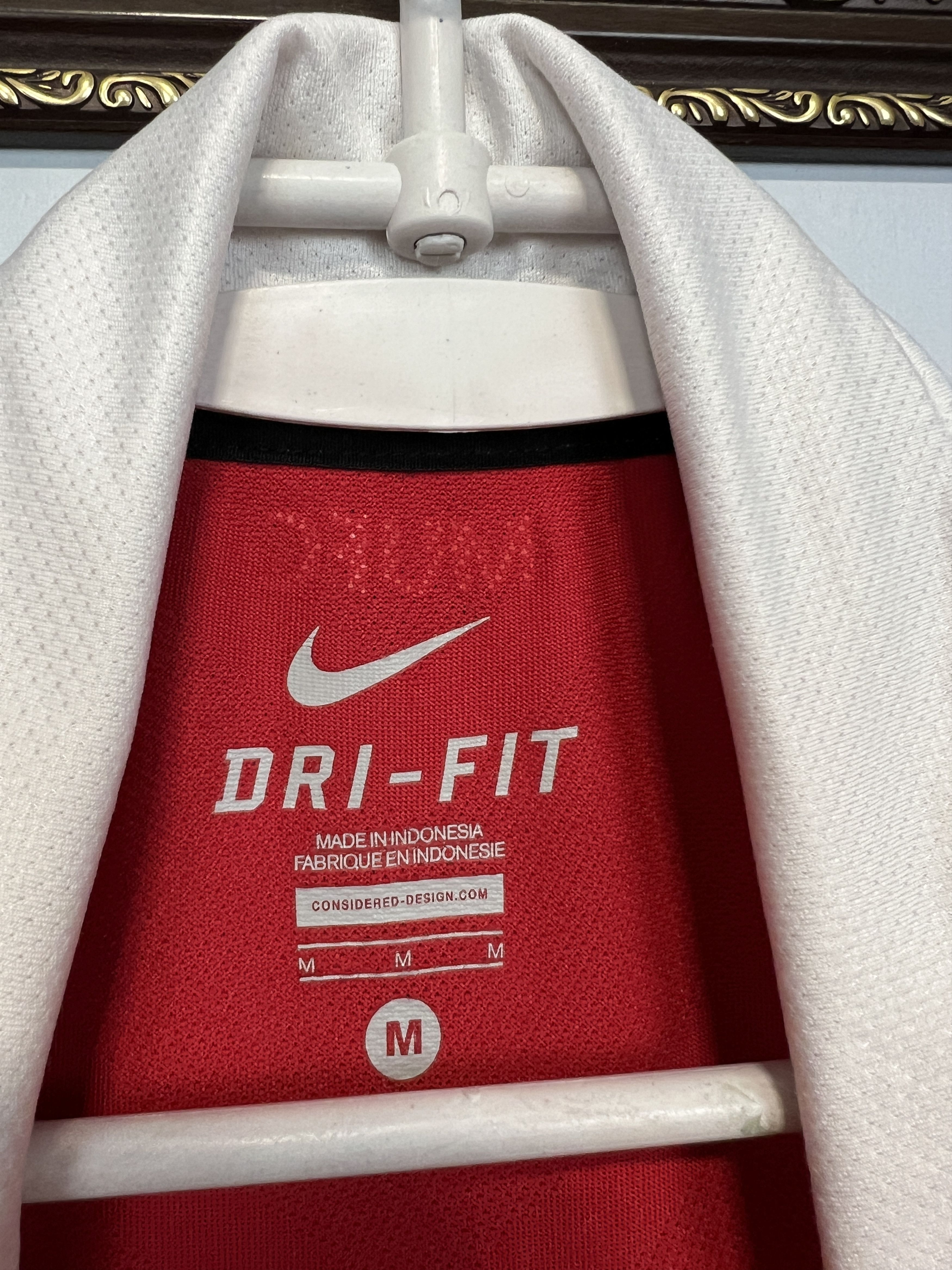 Nike Manchester United football shirt Soccer AON Jersey Trikot Size US M / EU 48-50 / 2 - 9 Thumbnail