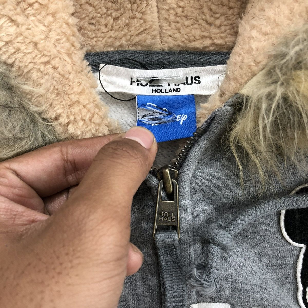 If Six Was Nine 2000s Hole Haus Mickey Disney LGB GOA Sherpa Fur Jacket Y2K Size US M / EU 48-50 / 2 - 6 Thumbnail