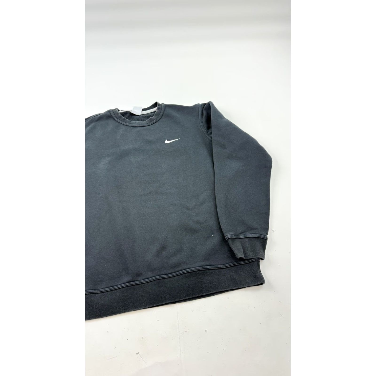 Nike Nike Sweatshirt Mens 2XL Gray Club Fleece Crewneck Pullover Swoosh Logo Size US XXL / EU 58 / 5 - 2 Thumbnail