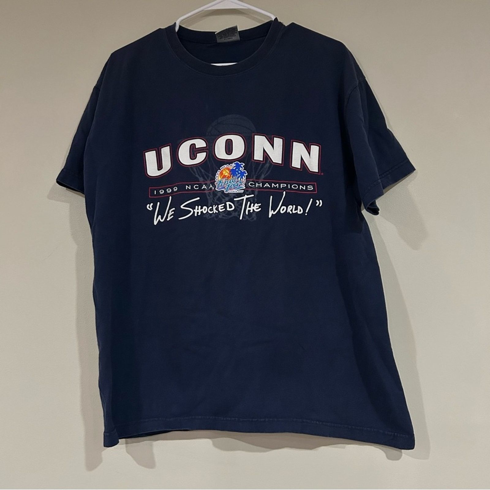 Gear for Sports 1999 UConn Basketball NCAA Champions Shirt Size US L / EU 52-54 / 3 - 1 Thumbnail