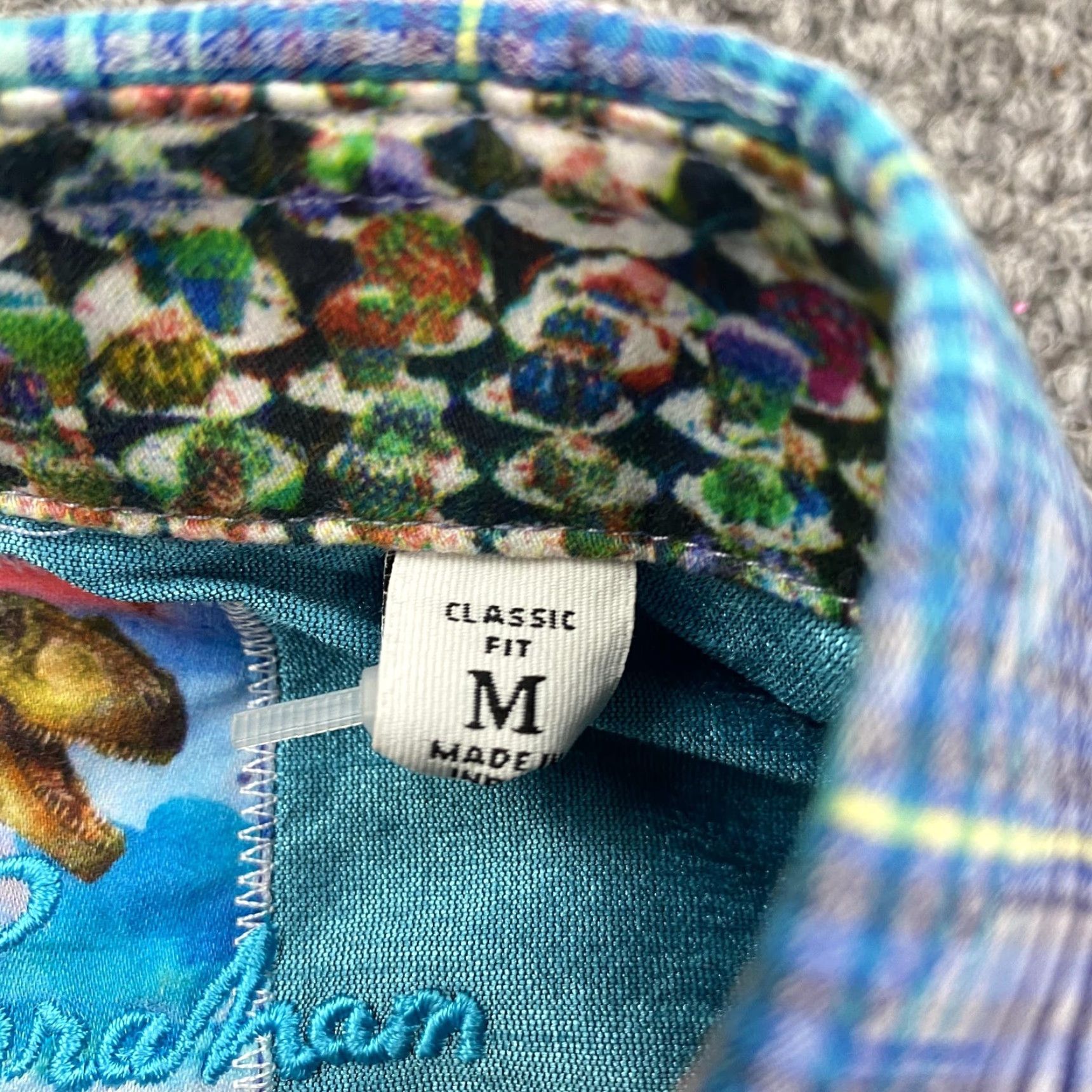 Robert Graham VINTAGE Robert Graham Shirt Mens Medium Blue Plaid Dinosaur Cuffs Classic Fit Size US M / EU 48-50 / 2 - 5 Thumbnail