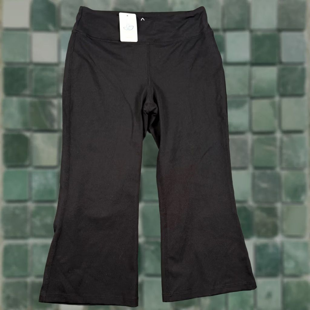 Vintage Yogipace Yoga Bootcut Pants High Waist Tummy Control Black M NWT Womens Yoga, Bootcut, Activewear, Yoga Pants, M, Black Size 32" / US 10 / IT 46 - 1 Thumbnail