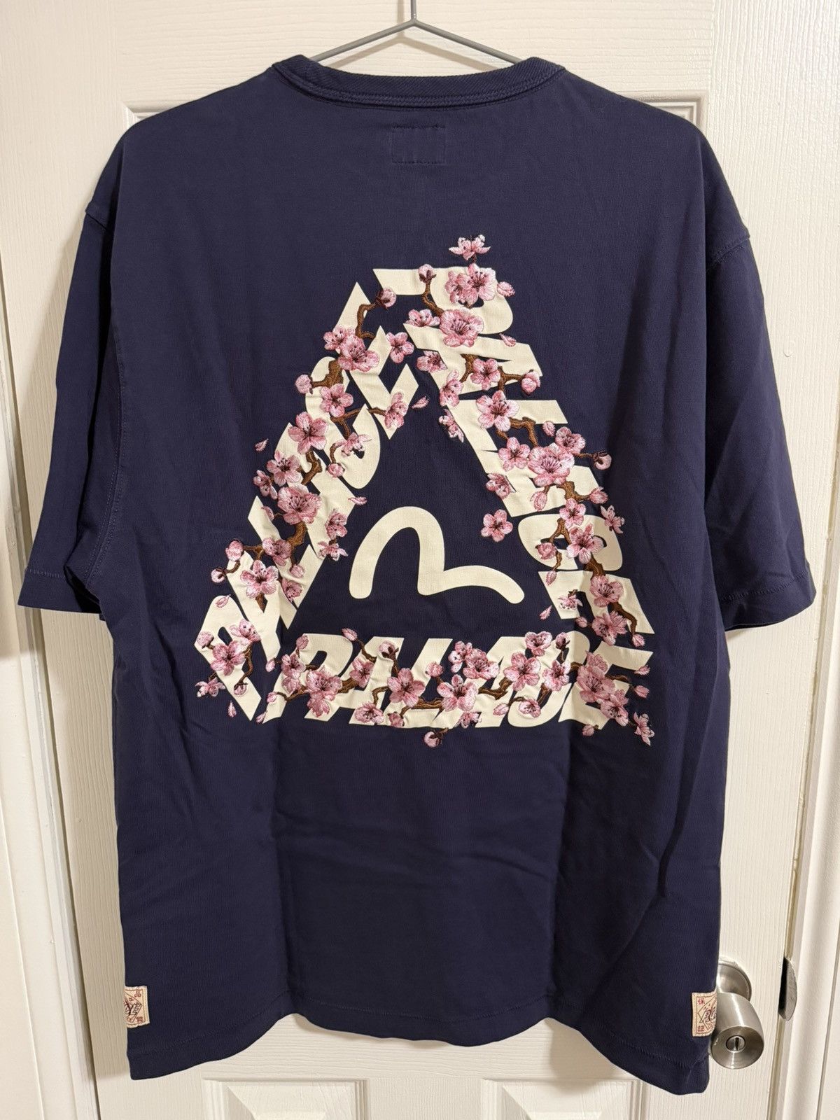 Evisu × Palace Palace x Evisu Sakura pocket tee Size US S / EU 44-46 / 1 - 2 Thumbnail