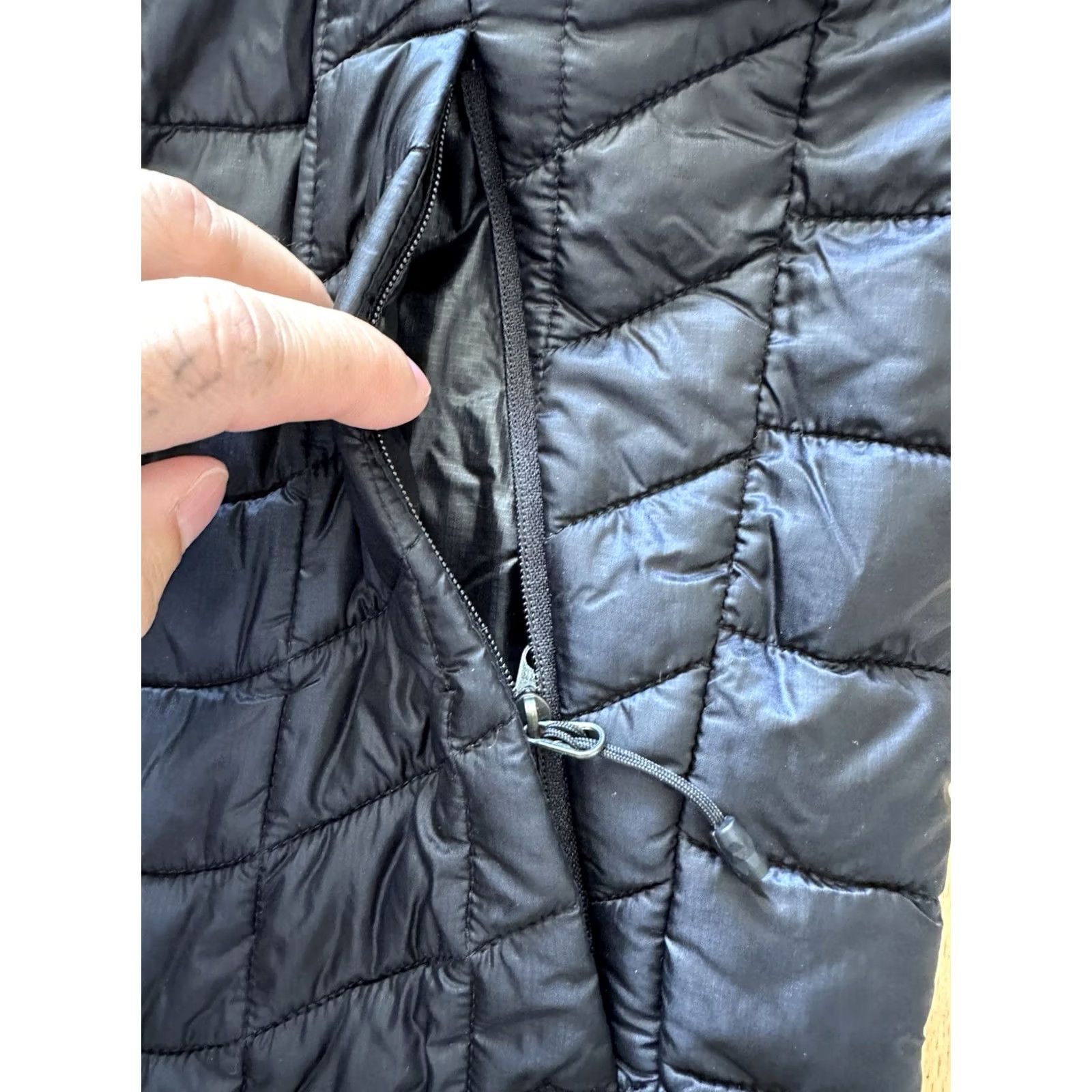 The North Face VINTAGE The North Face Vest Mens L Black ThermoBall Eco Quilted Puffer Insulated Size US L / EU 52-54 / 3 - 7 Thumbnail
