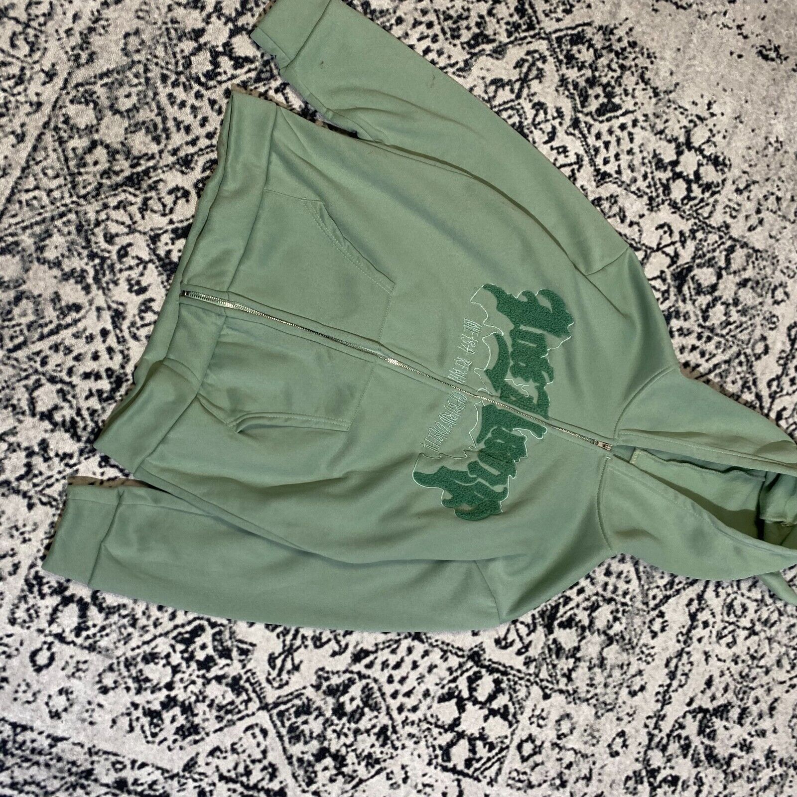 Vintage Vintage Unisex Green Polyester Hoodie Size L Y2K 90s Size US L / EU 52-54 / 3 - 2 Thumbnail