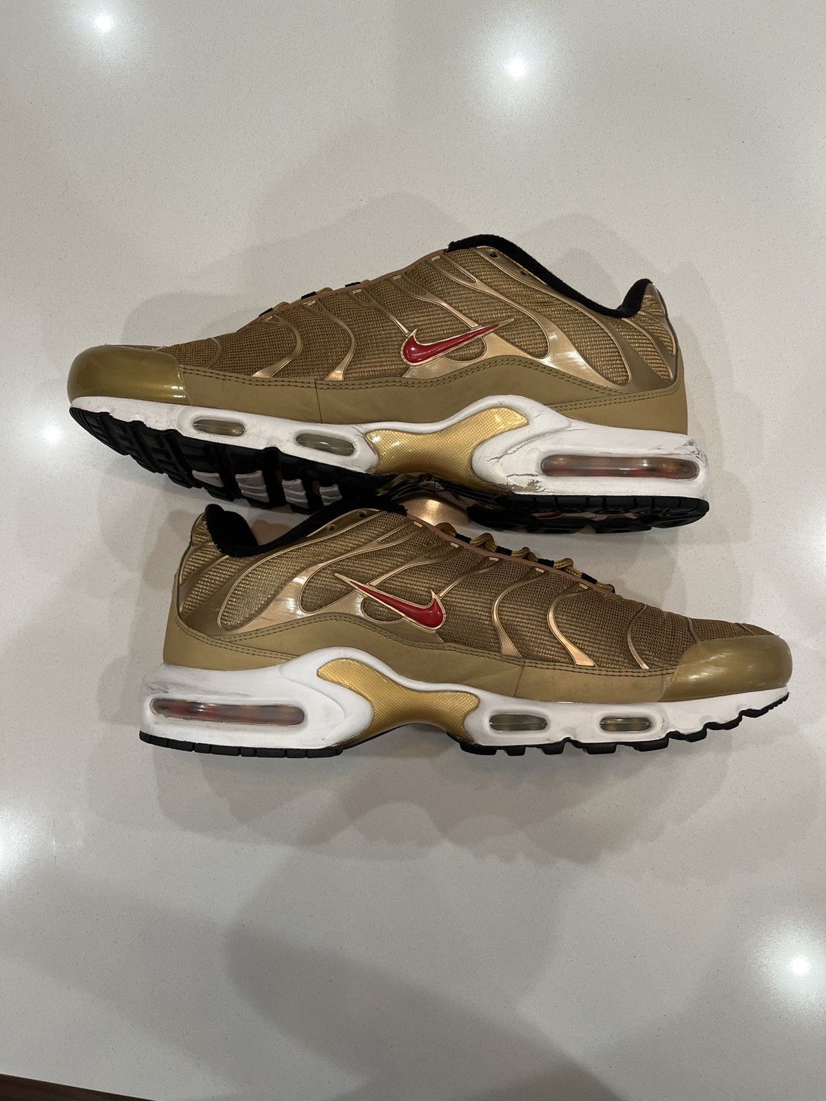 Nike Nike Air Max Plus “metallic gold” Size US 13 / EU 46 - 4 Thumbnail