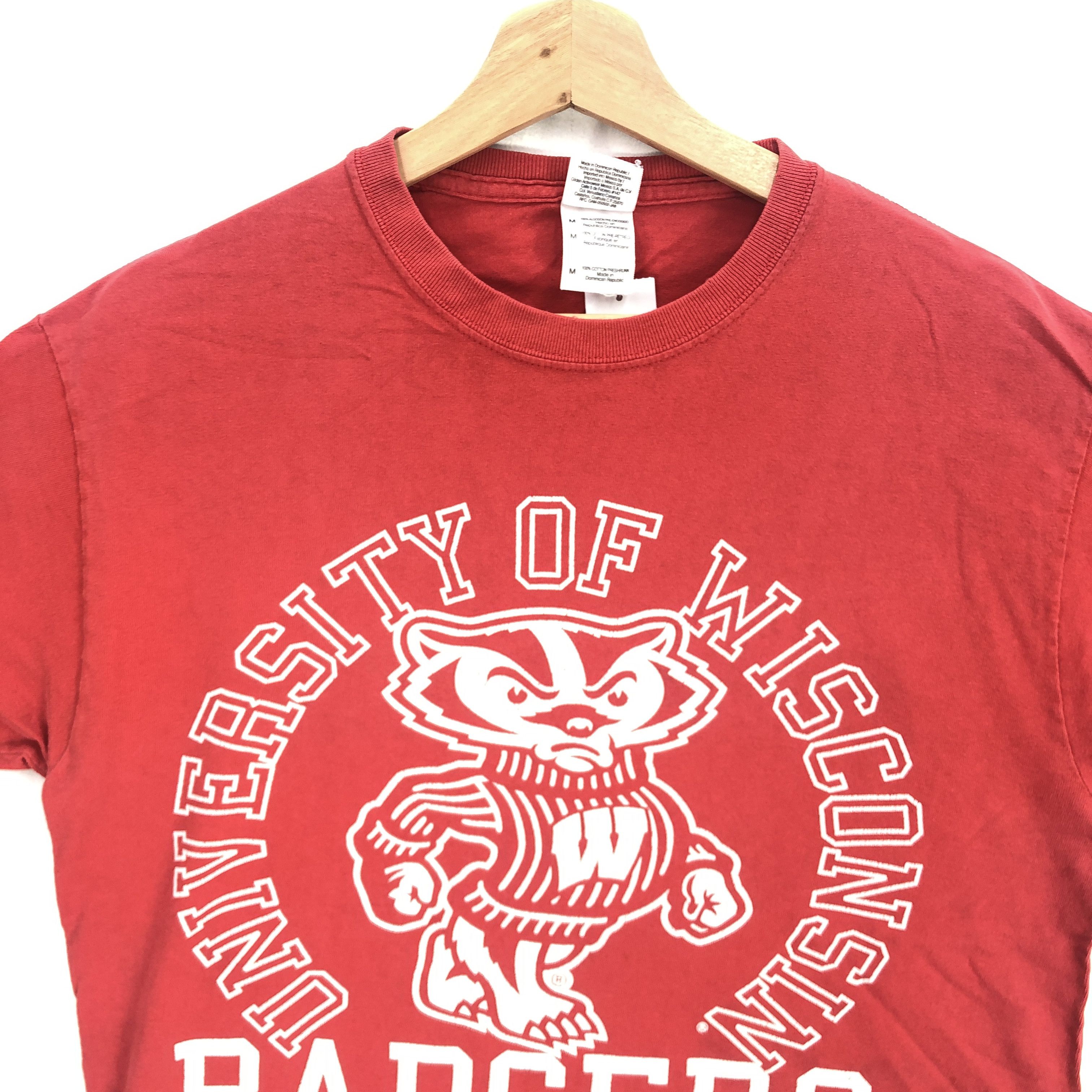 Vintage Vintage Univ Wisconsin Badgers T Shirt NCAA Crewneck Tees Size US M / EU 48-50 / 2 - 2 Thumbnail
