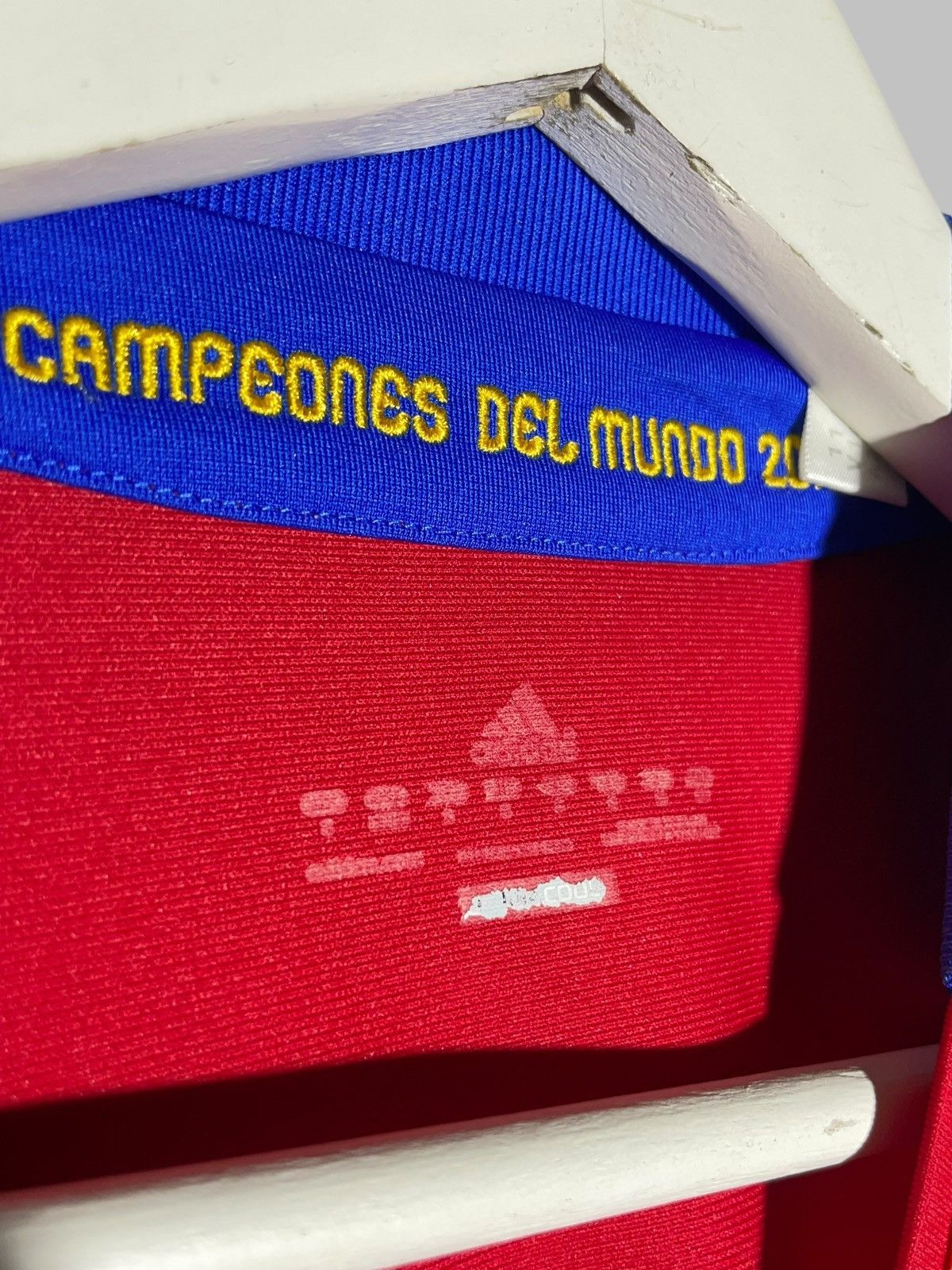 Adidas National Team Spain Adidas 2011 Home Football Shirt Size US S / EU 44-46 / 1 - 13 Thumbnail