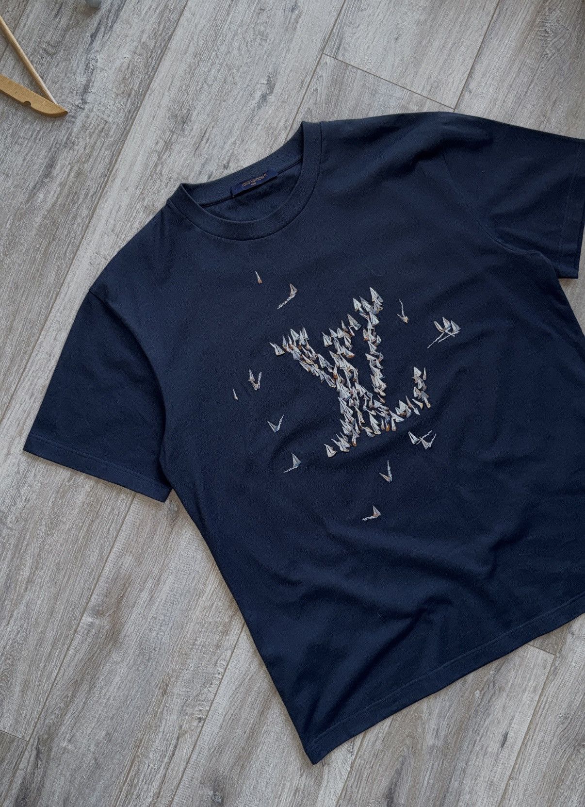 Louis Vuitton Louis Vuitton Sailboat LV Logo Embroidered Cotton T-Shirt Size US L / EU 52-54 / 3 - 10 Thumbnail