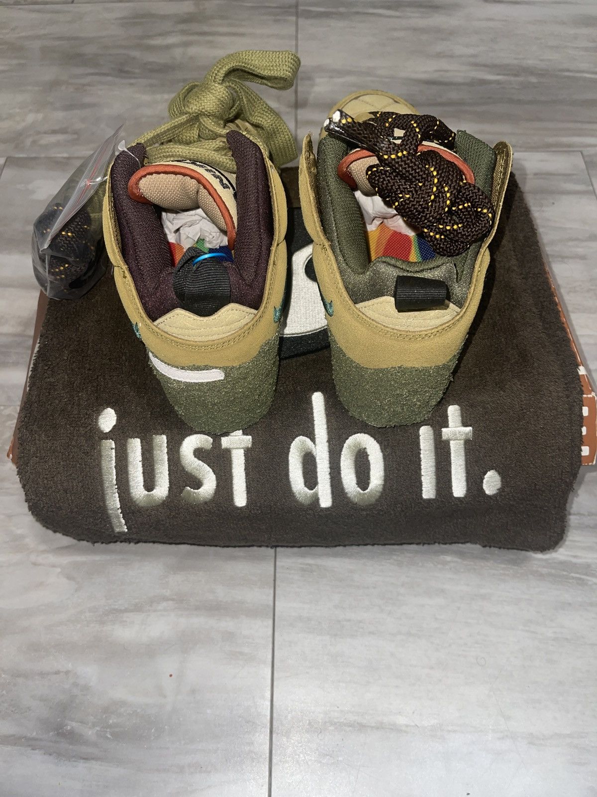 Nike Nike Cactus Plant Flea Market x Dunk SP Low Tan Mossy Green Size US 5.5 / EU 38 - 4 Thumbnail