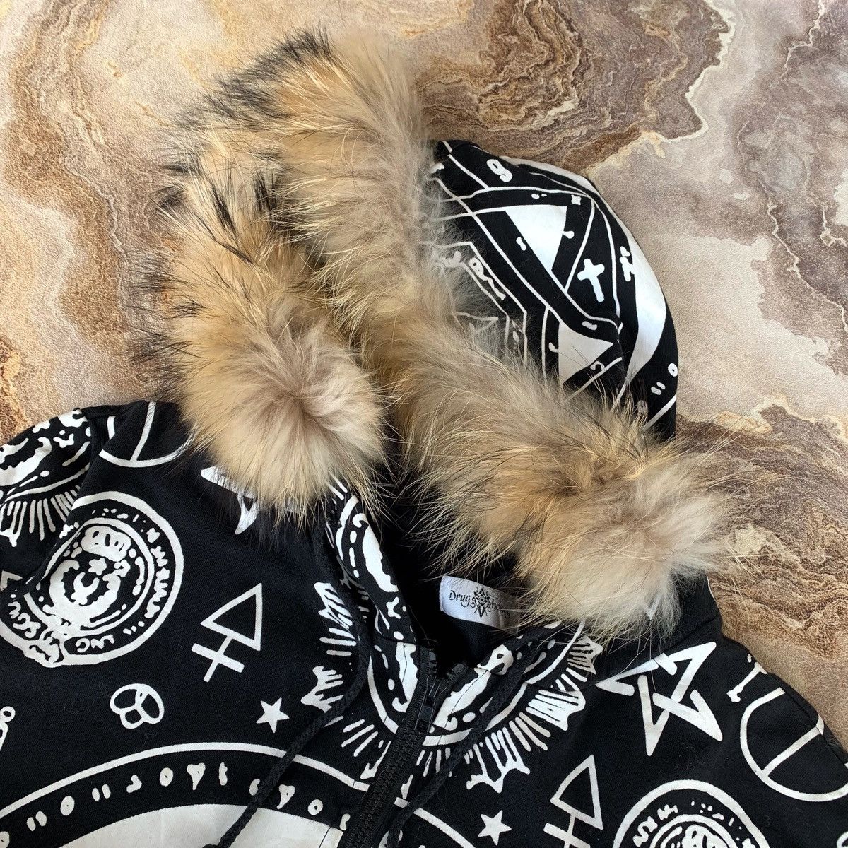 Japanese Brand Drug Honey Zip Hoodie Fur Lgb Ifsix Vkeii Kmrii Style Size US L / EU 52-54 / 3 - 13 Thumbnail