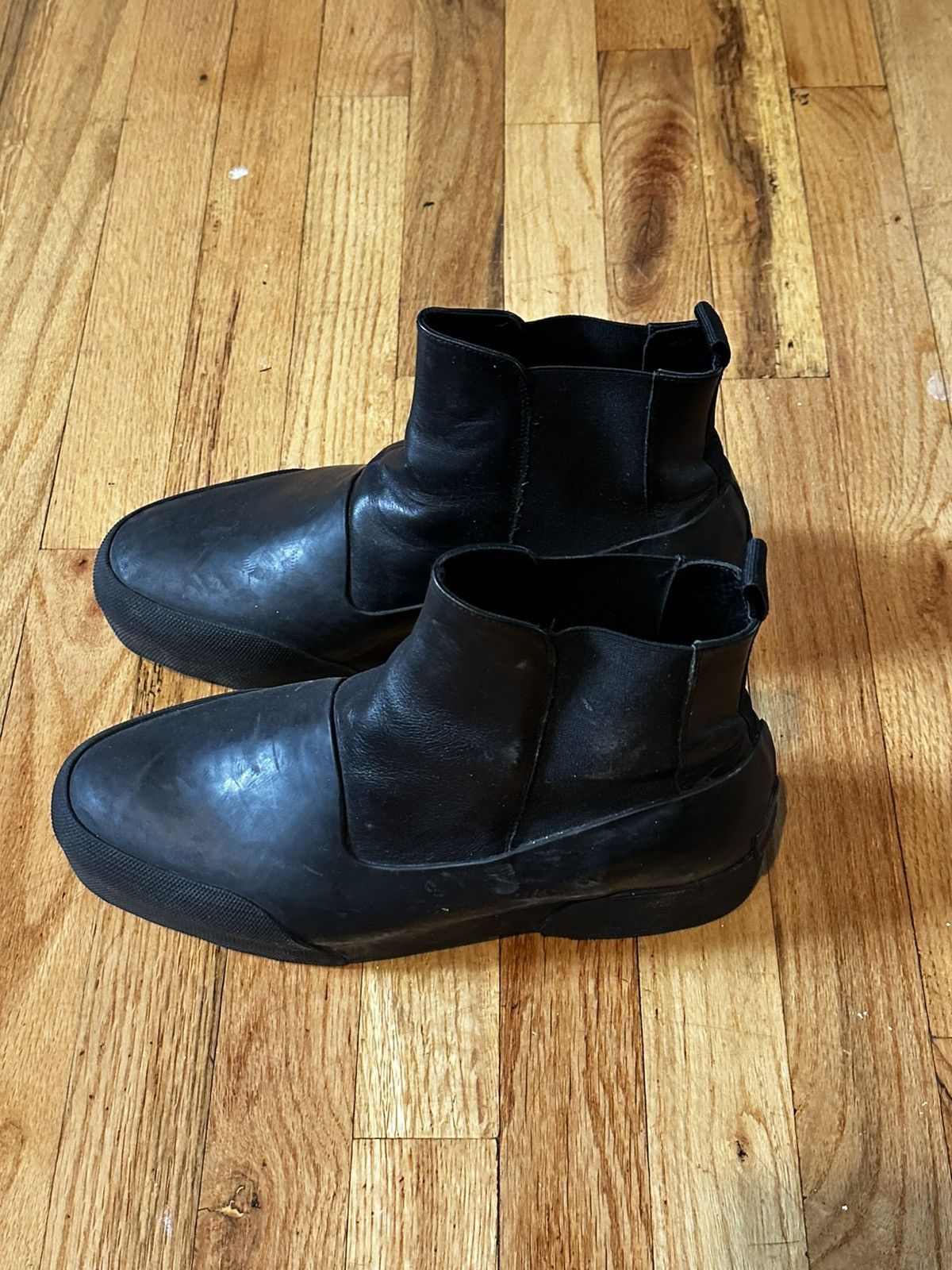 Dries Van Noten Dries Van Noten Black Chelsea Boots Size US 10.5 / EU 43-44 - 1 Thumbnail