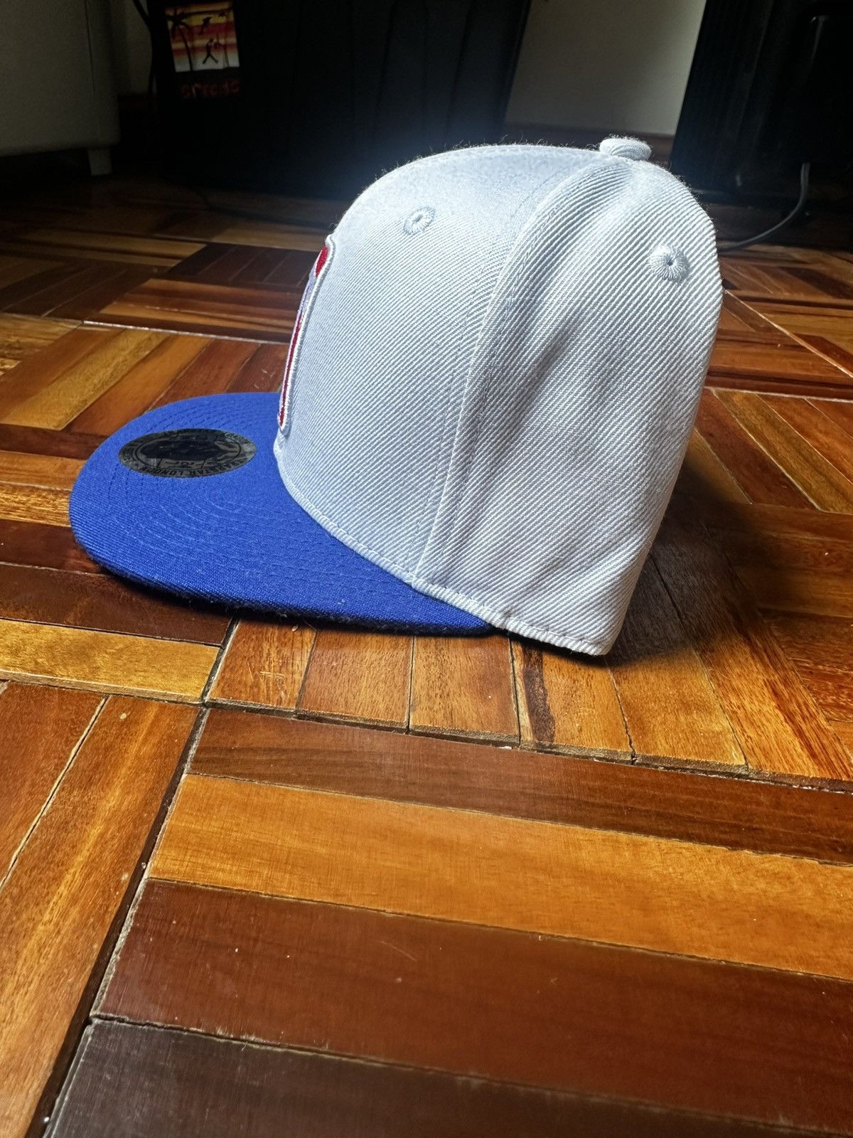 Trapstar London Trapstar London Snapback Hat White Blue Logo Adjustable Cap Size ONE SIZE - 2 Thumbnail