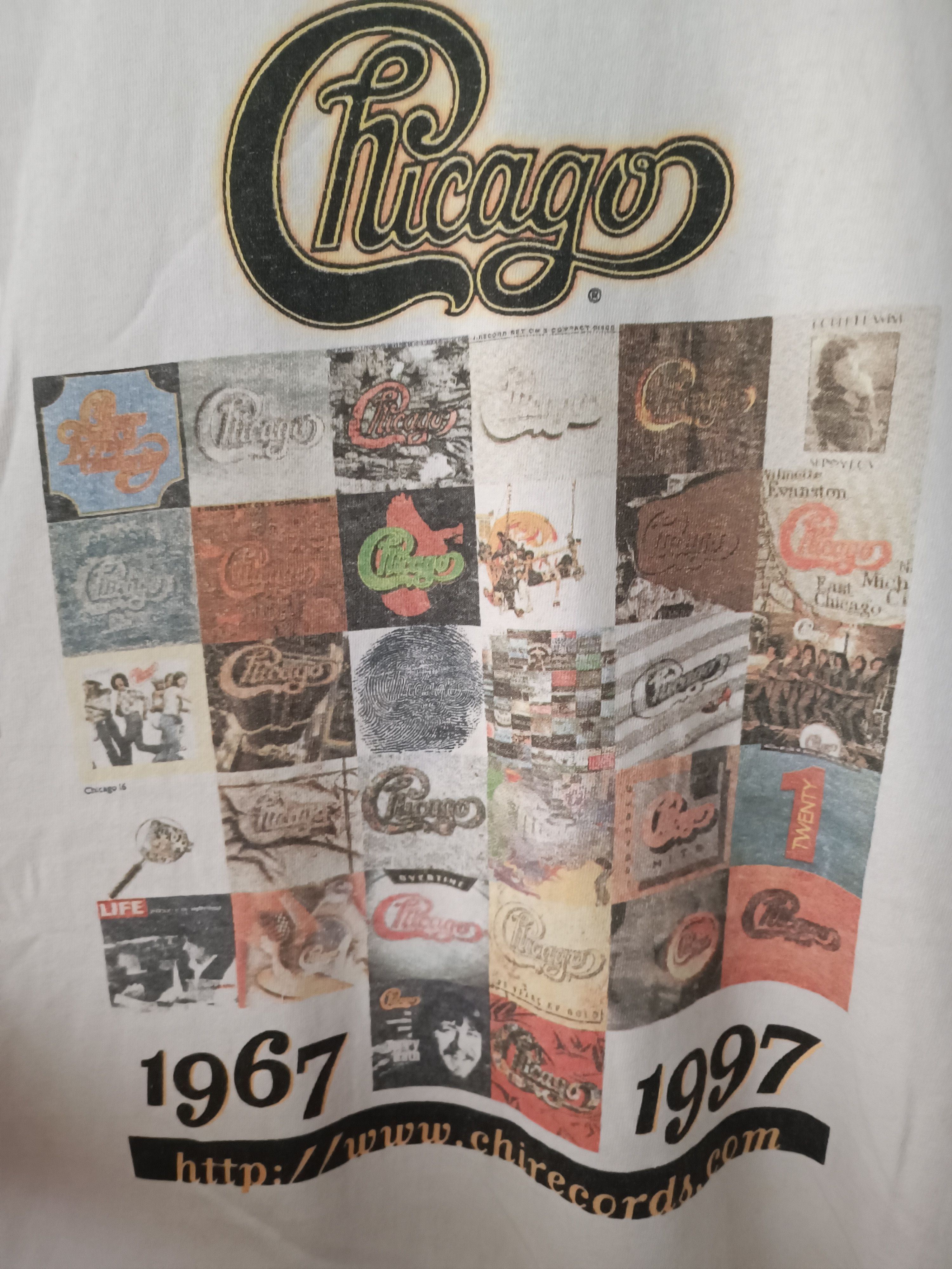 Band Tees × Vintage Vintage CHICAGO Band Logo The Heart of Chicago 1967-1997 Size US XL / EU 56 / 4 - 4 Thumbnail