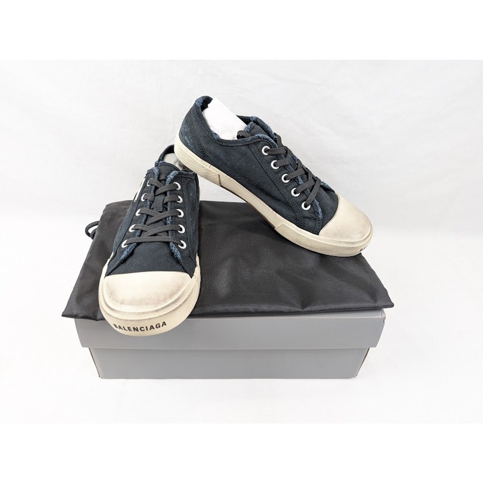Balenciaga o1rshd1 Paris Low-Top Sneakers in Black/White Size US 10 / EU 43 - 20 Thumbnail