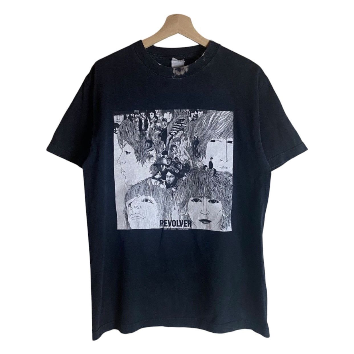 Band Tees Vintage Y2K The Beatles Revolver Album Cover Band T-Shirt Size US M / EU 48-50 / 2 - 1 Thumbnail