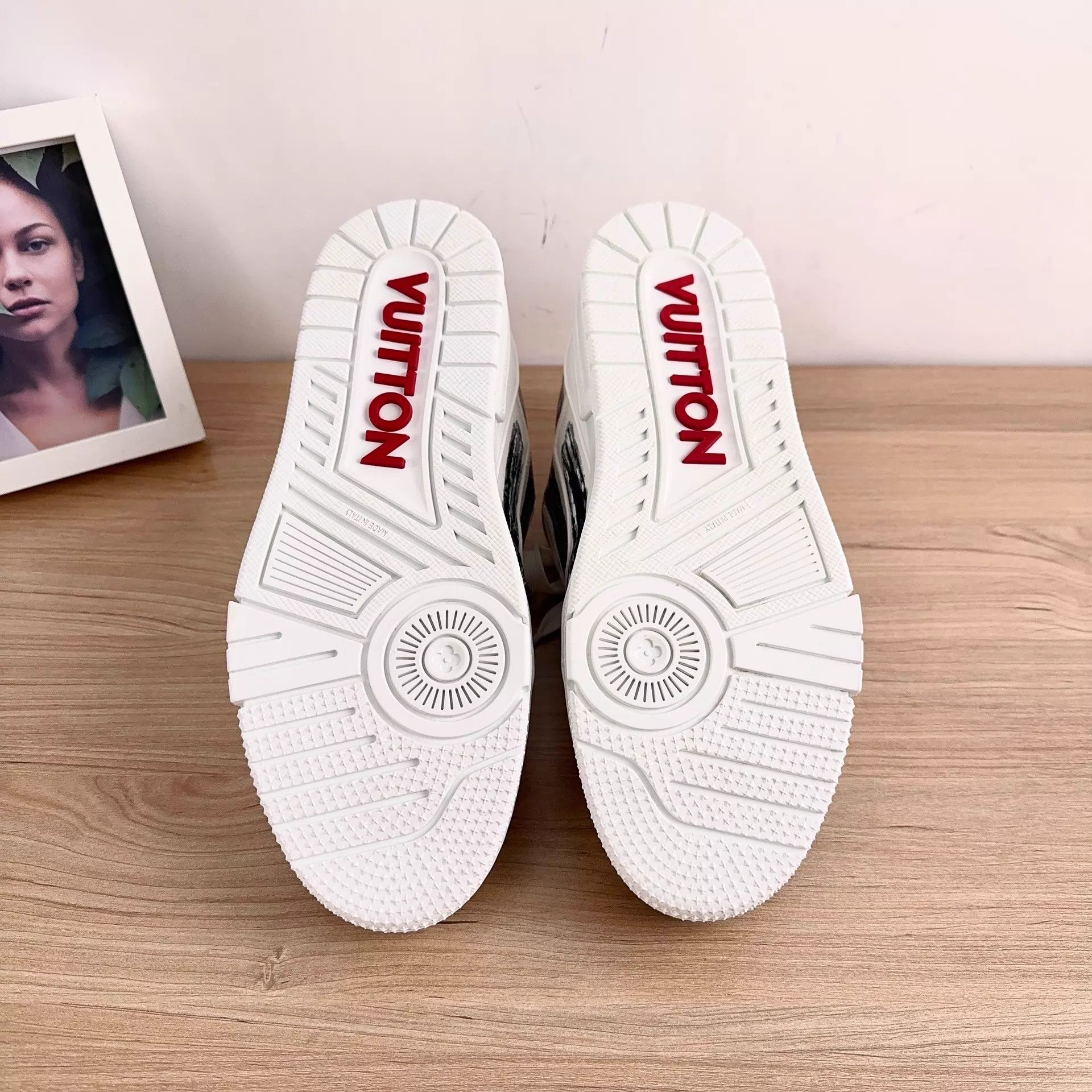 Louis Vuitton LOUIS VUITTON Casual Sneaker 7.5 Size US 7.5 / EU 40-41 - 3 Thumbnail