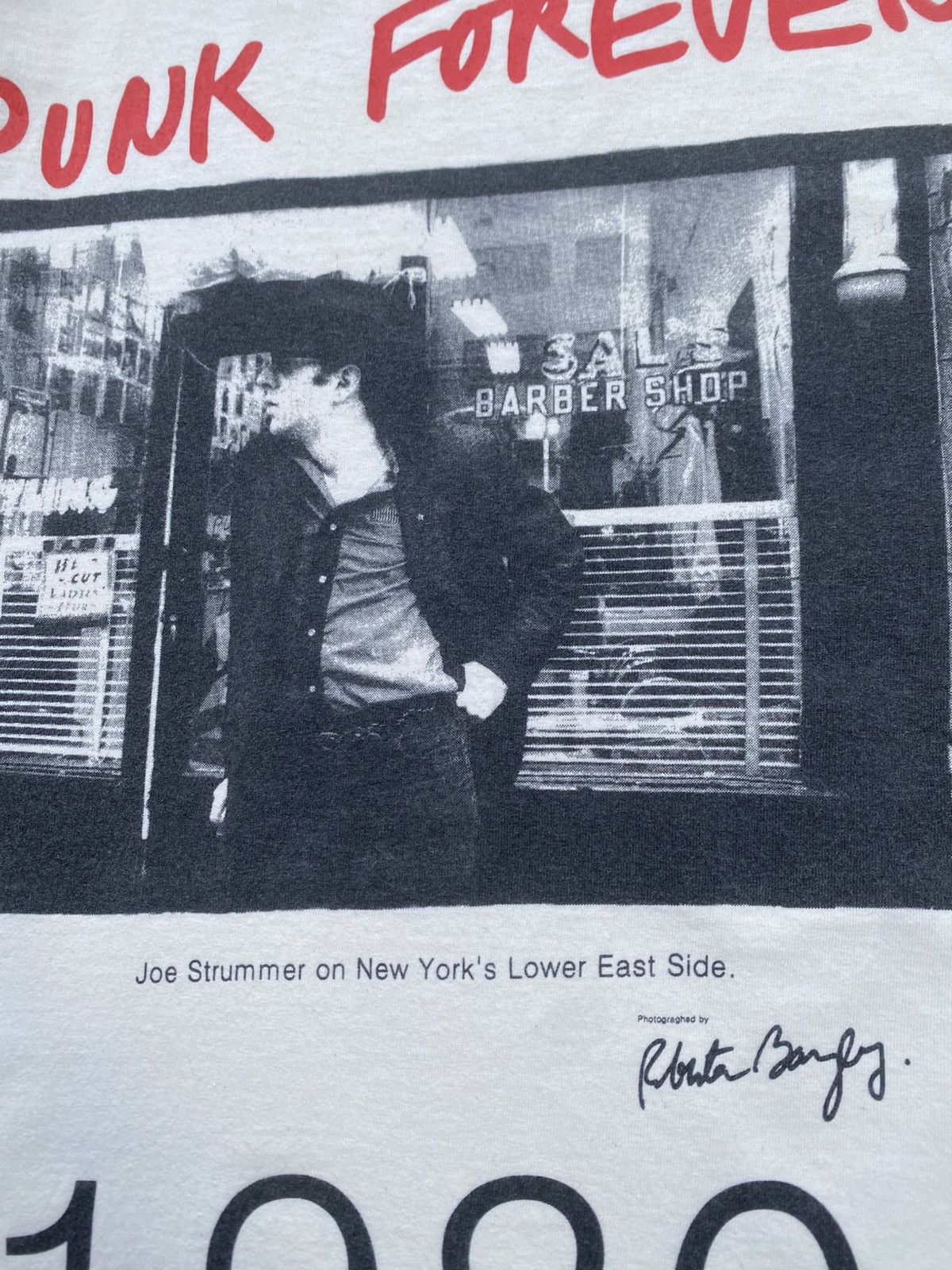 Band Tees Vintage Joe Strummer The Clash Punk Forever Photo T-shirt Size US S / EU 44-46 / 1 - 16 Thumbnail