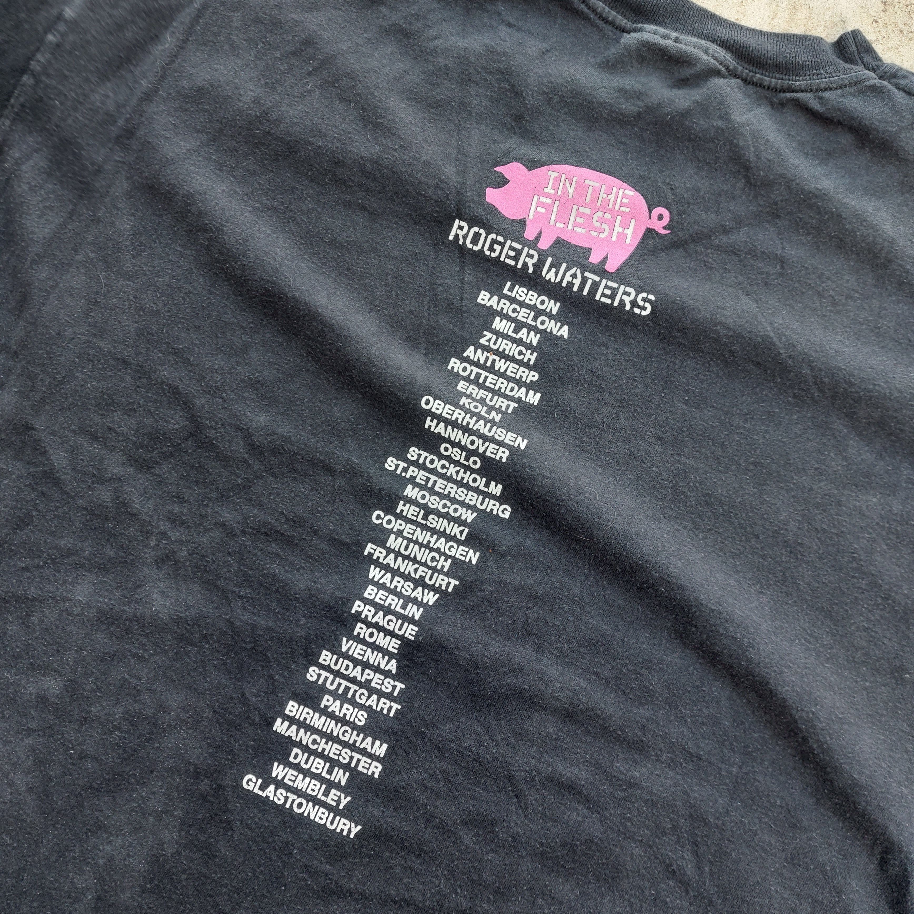 Band Tees × Pink Floyd × Vintage roger waters in the flesh 2002 tour vintage tshirt Size US XL / EU 56 / 4 - 10 Thumbnail
