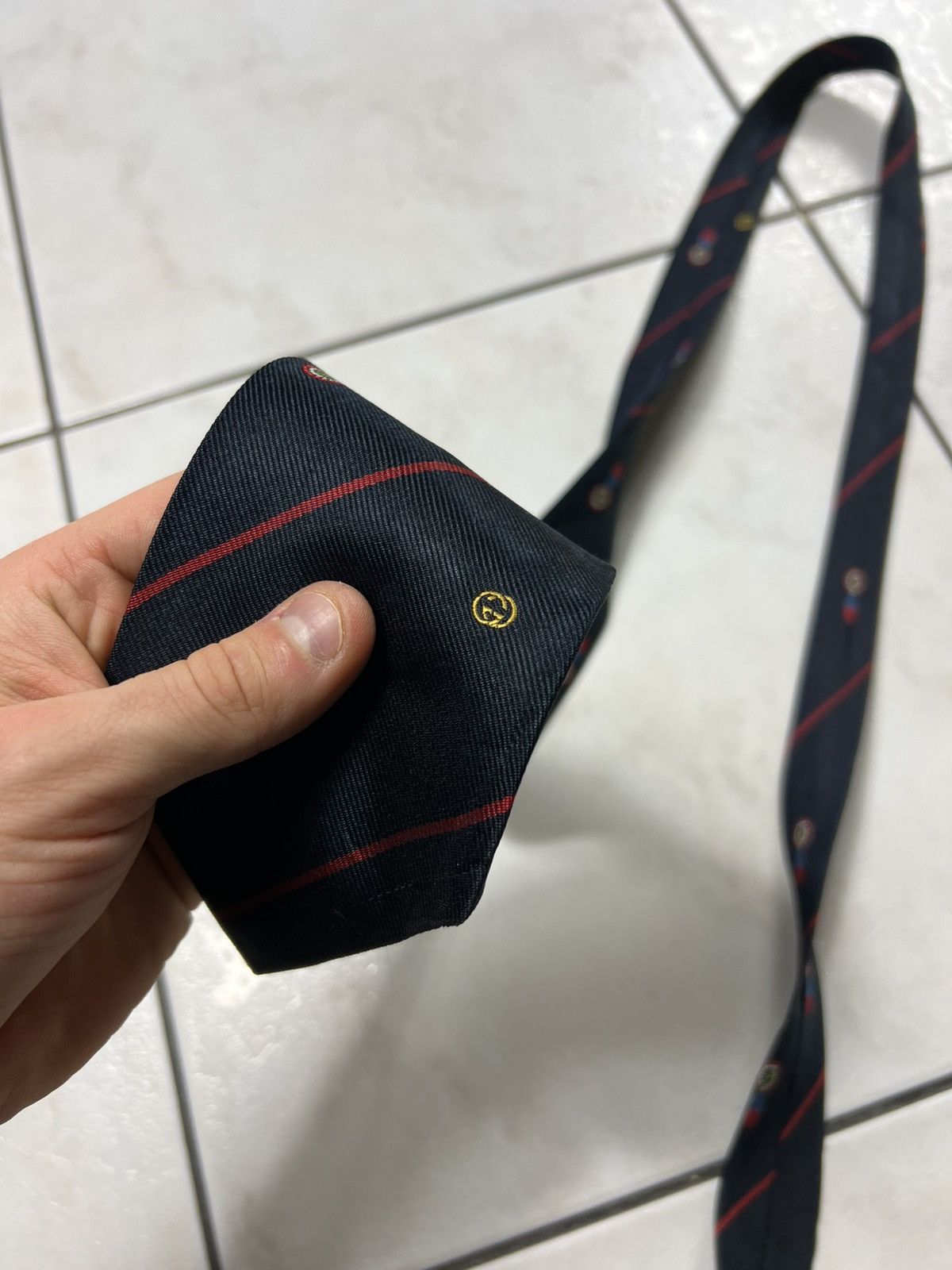 Gucci Vintage Gucci Italy silk tie striped navy red logo GG Size ONE SIZE - 15 Thumbnail