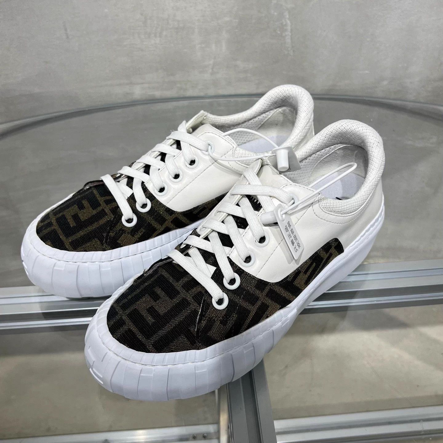 Fendi Fendi FF print white and brown low-top sneakers UK5 Size US 8 / IT 38 - 2 Thumbnail