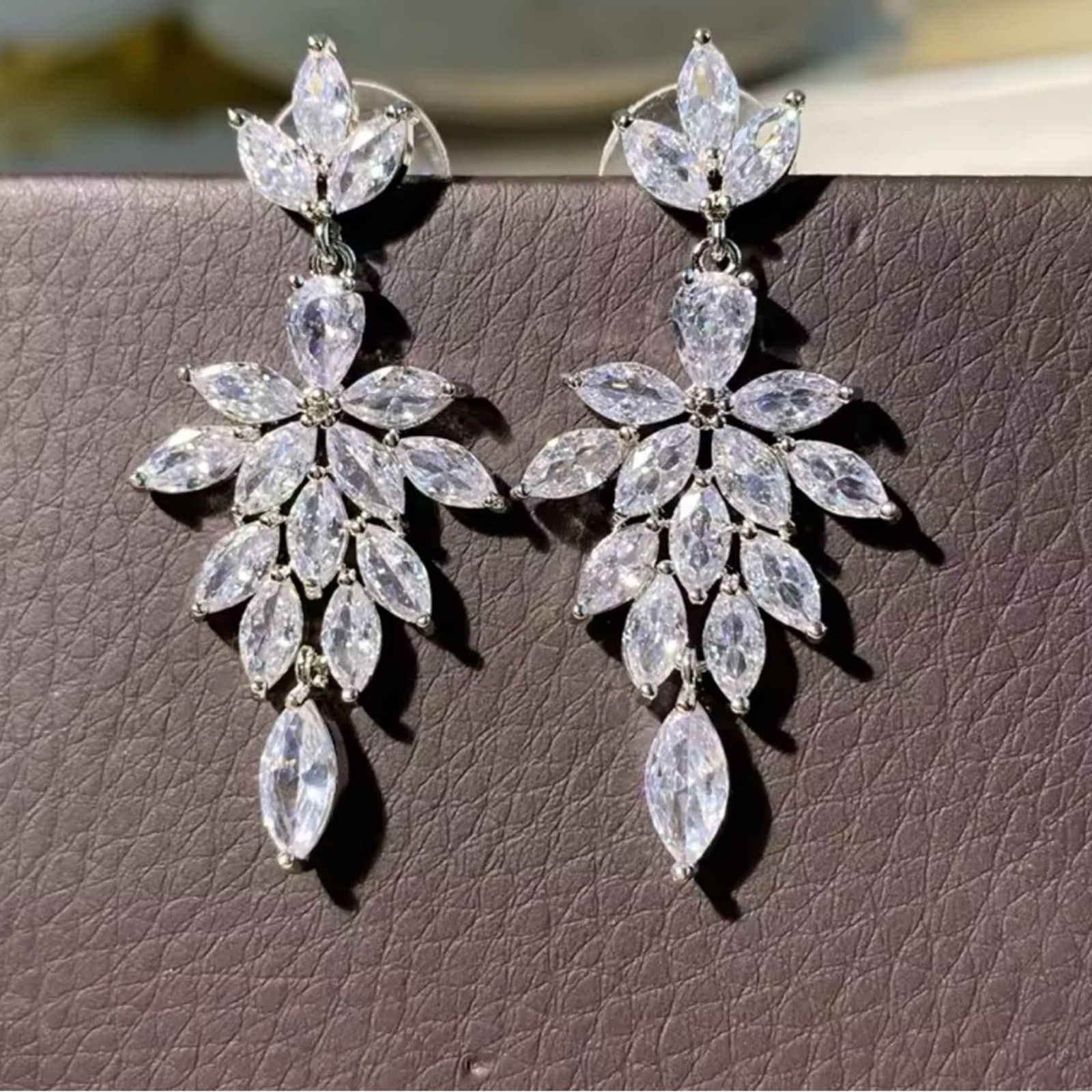 Other Marquise Zircon Leaf Dangle Earrings Women’s Bridal Wedding Size ONE SIZE - 2 Thumbnail