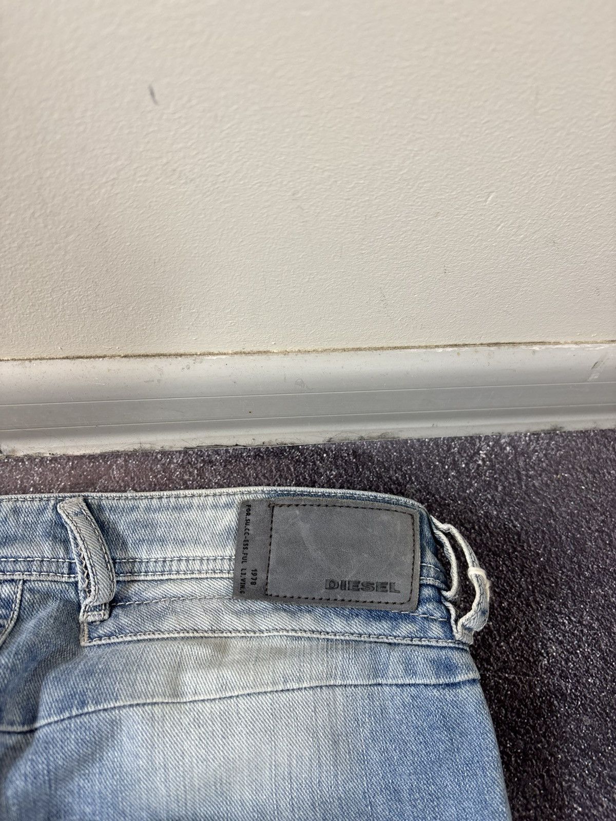 Diesel Diesel Belther NWT Men’s Regular Slim Tapered Denim Jeans Size US 27 - 20 Thumbnail