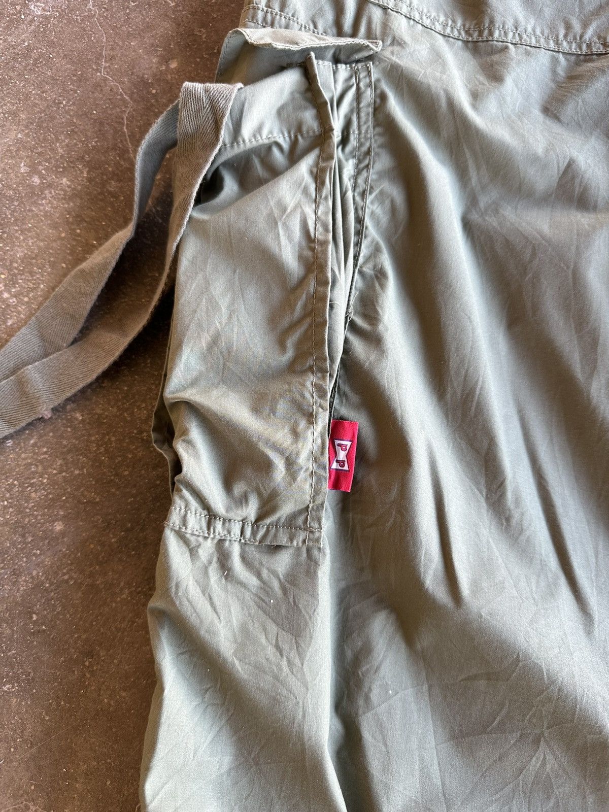 Japanese Brand SEND OFFER🍁BAGGY PARACHUTE JAPANESEBRAND FREAKS BALLON PANT Size US 34 / EU 50 - 12 Thumbnail