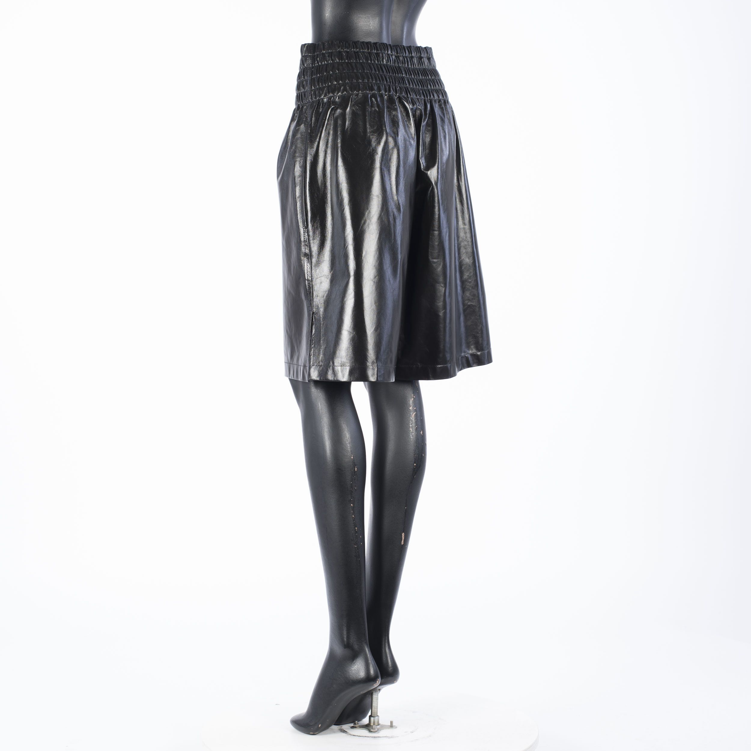 Bottega Veneta Loose Fit Shorts In Shiny Black Nappa Leather Size 26" / US 2 / IT 38 - 4 Thumbnail