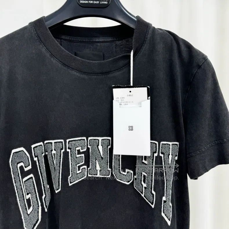 Givenchy Givenchy Flocked Letter Washed Short Sleeve (Size XS) Size US XS / EU 42 / 0 - 3 Thumbnail