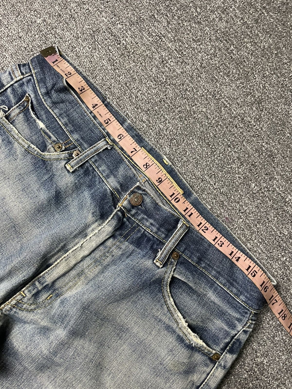 Japanese Brand × Uniqlo × Vintage Uniqlo Original Basic Easy Fit Straight Cut Jeans (134) Size US 33 - 4 Thumbnail