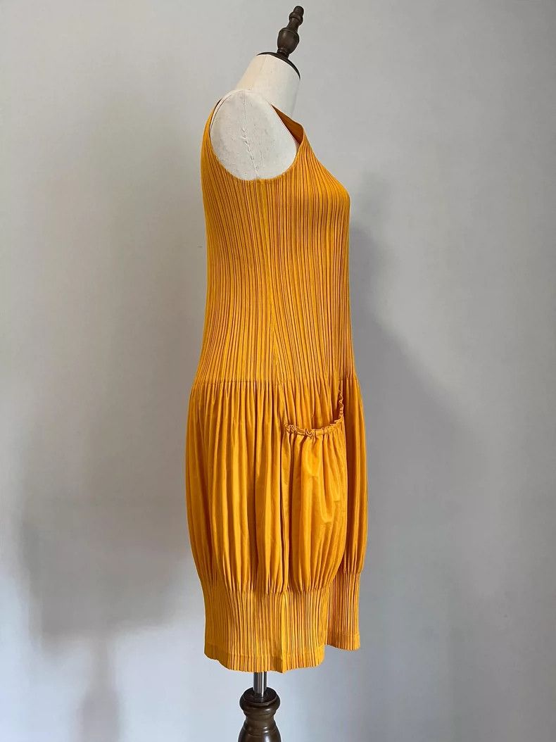 Issey Miyake Issey Miyake size:4 Yellow cream puff dress Size XS / US 0-2 / IT 36-38 - 2 Thumbnail