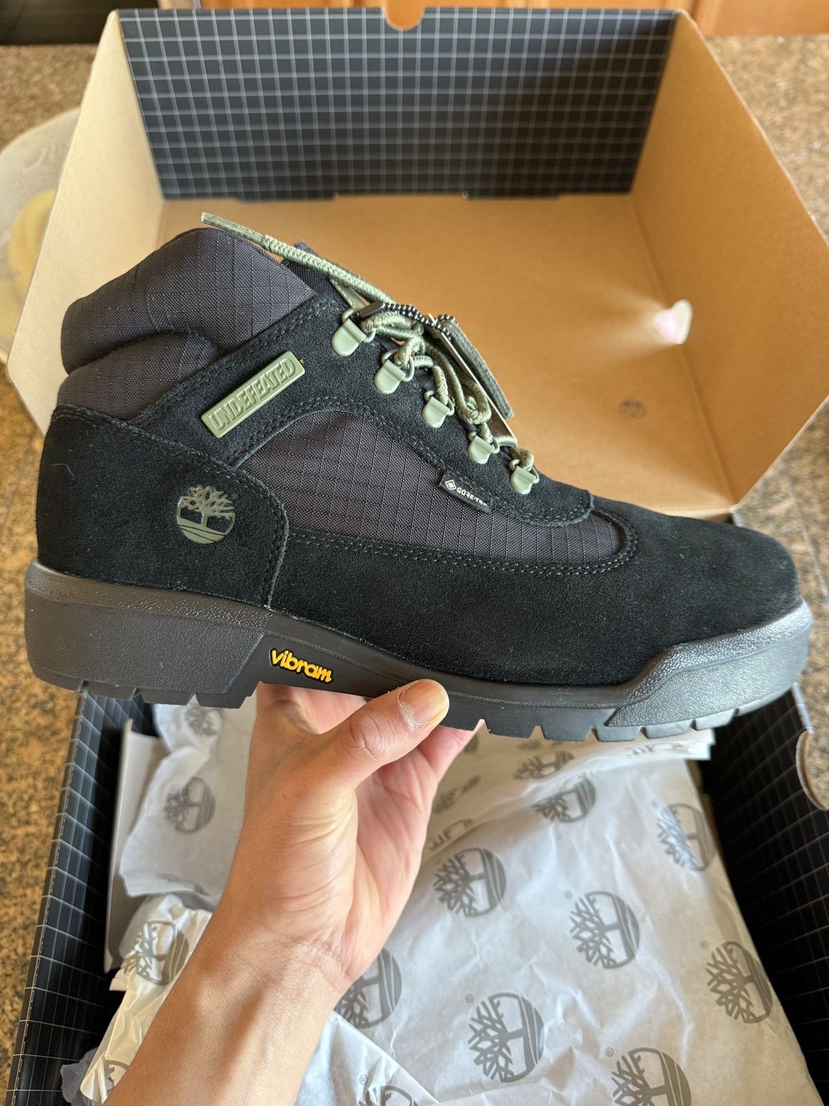 Undefeated Undefeated x Timberland Field Boot Goretex Black Suede 10M Size US 10 / EU 43 - 1 Thumbnail