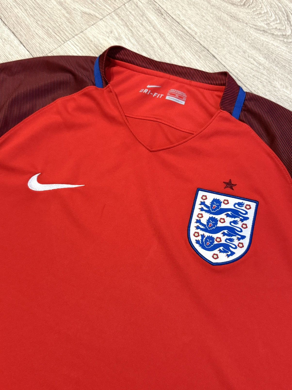 Nike 🔷Nike England 2016/17 Soccer jersey🔷 Size US XL / EU 56 / 4 - 5 Thumbnail