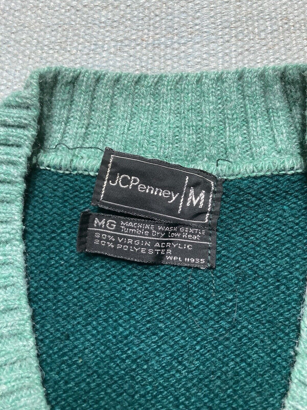JCPenney × Vintage 70s acrylic knit sweater JCPenney two tone v neck medium Size US M / EU 48-50 / 2 - 3 Thumbnail