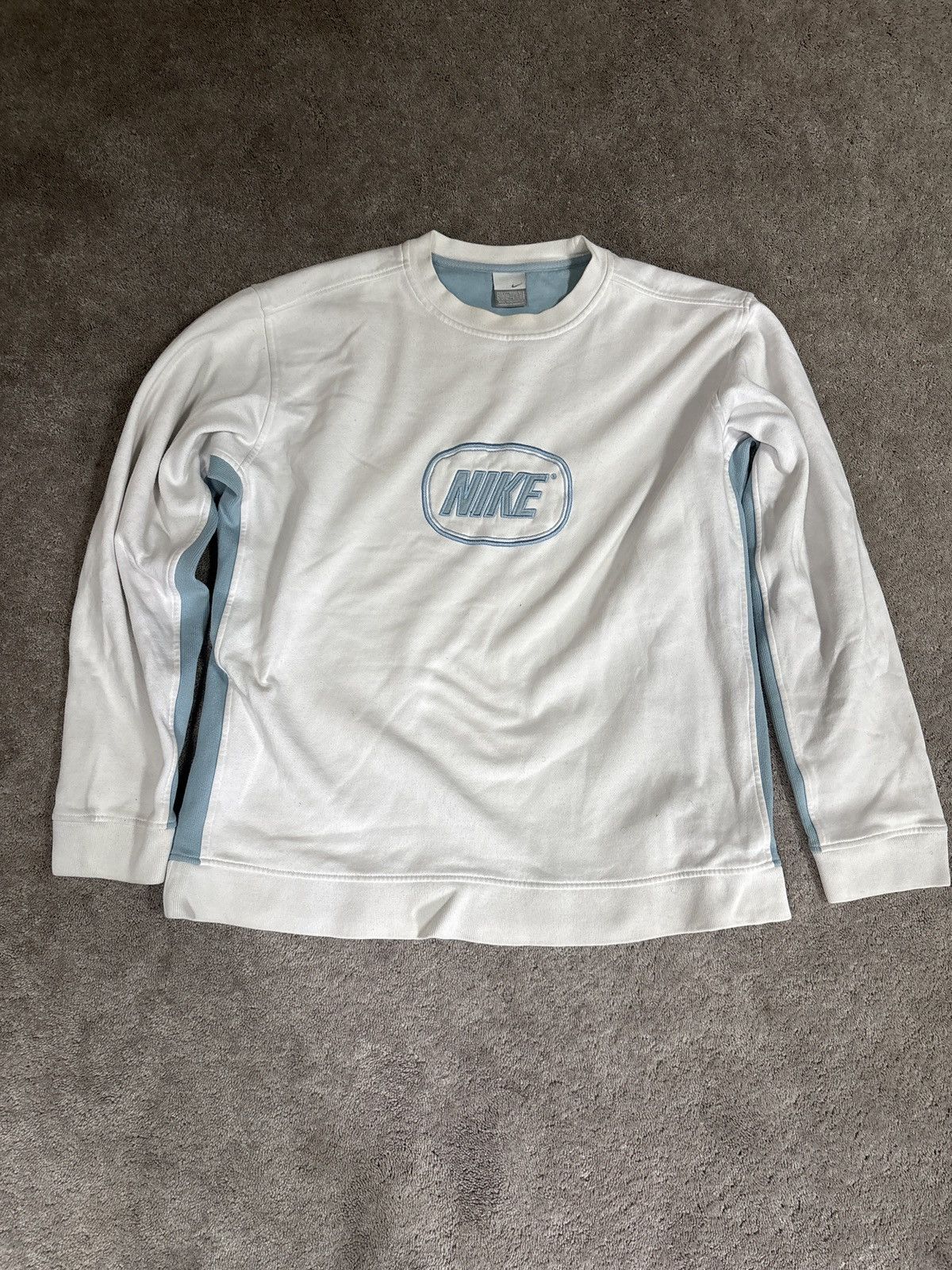 Nike Vintage White and Blue Nike Crewneck Size US L / EU 52-54 / 3 - 1 Thumbnail
