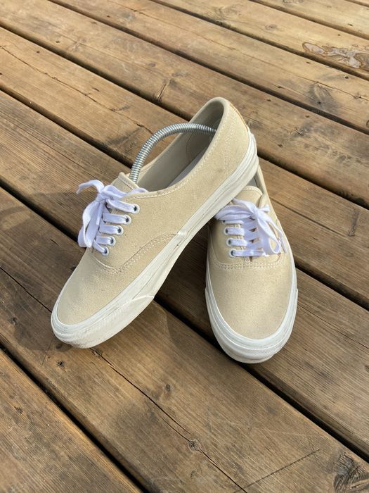 Vans cream suede hot sale