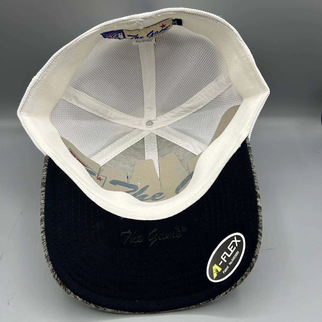 The Game New England Patriots Trucker Hat Men L-XL NFL Stretch Fitted Size ONE SIZE - 2 Thumbnail